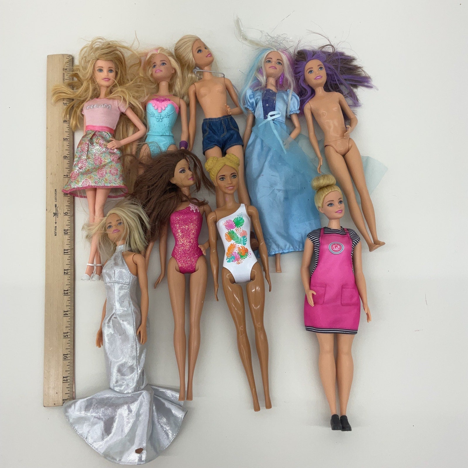 Preowned Mattel Fashion Dolls Loose Mixed LOT Barbie & Others - Warehouse Toys