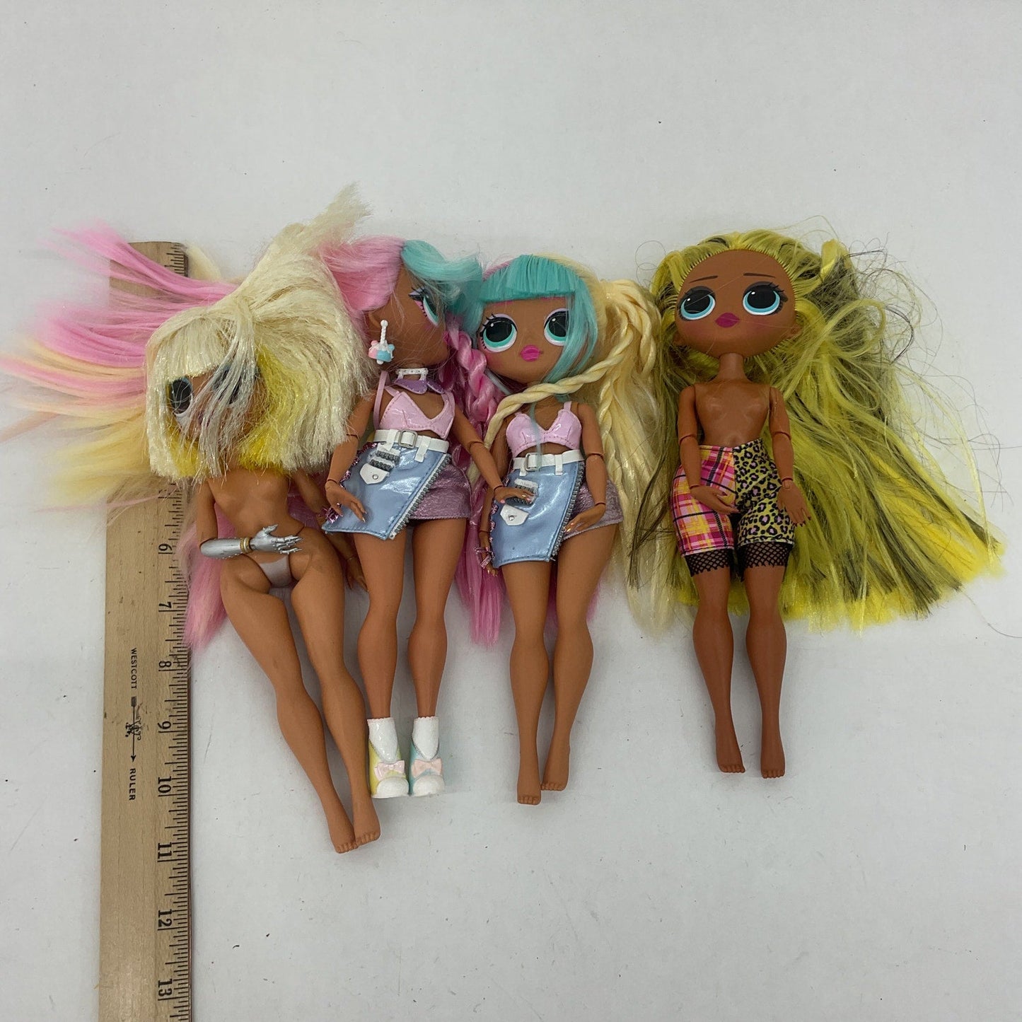 Preowned MGA Fashion Dolls LOL OMG SURPRISE Big Lil Sistas LOT - Warehouse Toys