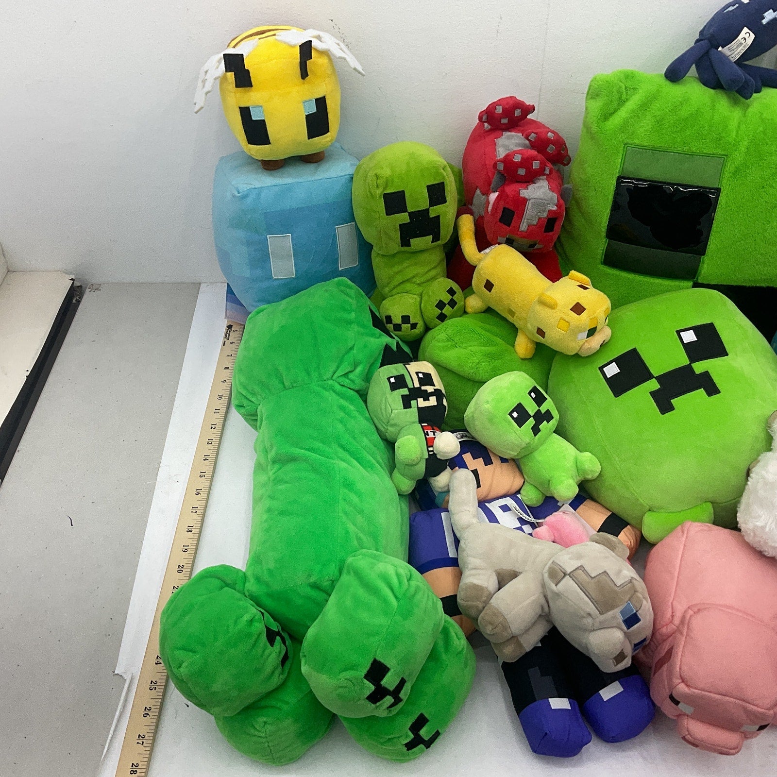 Preowned Mixed LOT 13 lbs Minecraft Plush Dolls Stuffed Toys Creeper Animals - Warehouse Toys