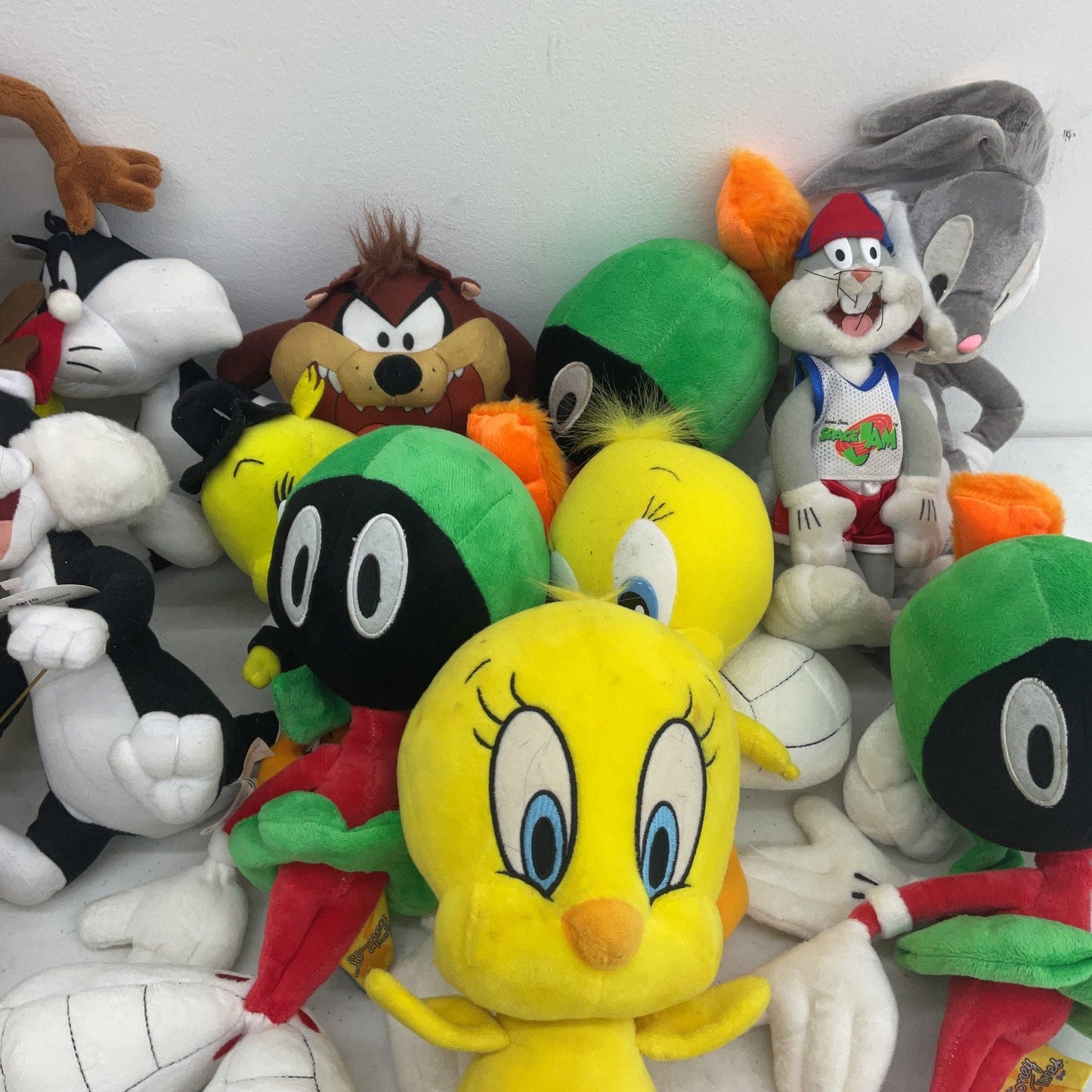 Preowned Mixed LOT 4+ lbs Looney Tunes Character Plush Dolls Stuffed Animals - Warehouse Toys