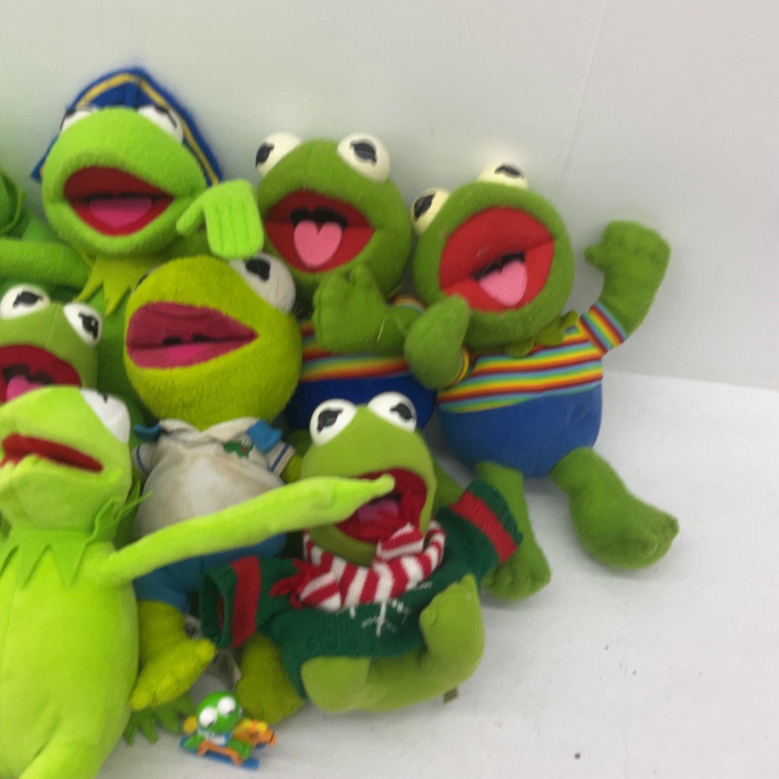 Preowned Mixed LOT 4 lbs The Muppets Muppet Babies Kermit the Frog Plush Dolls - Warehouse Toys