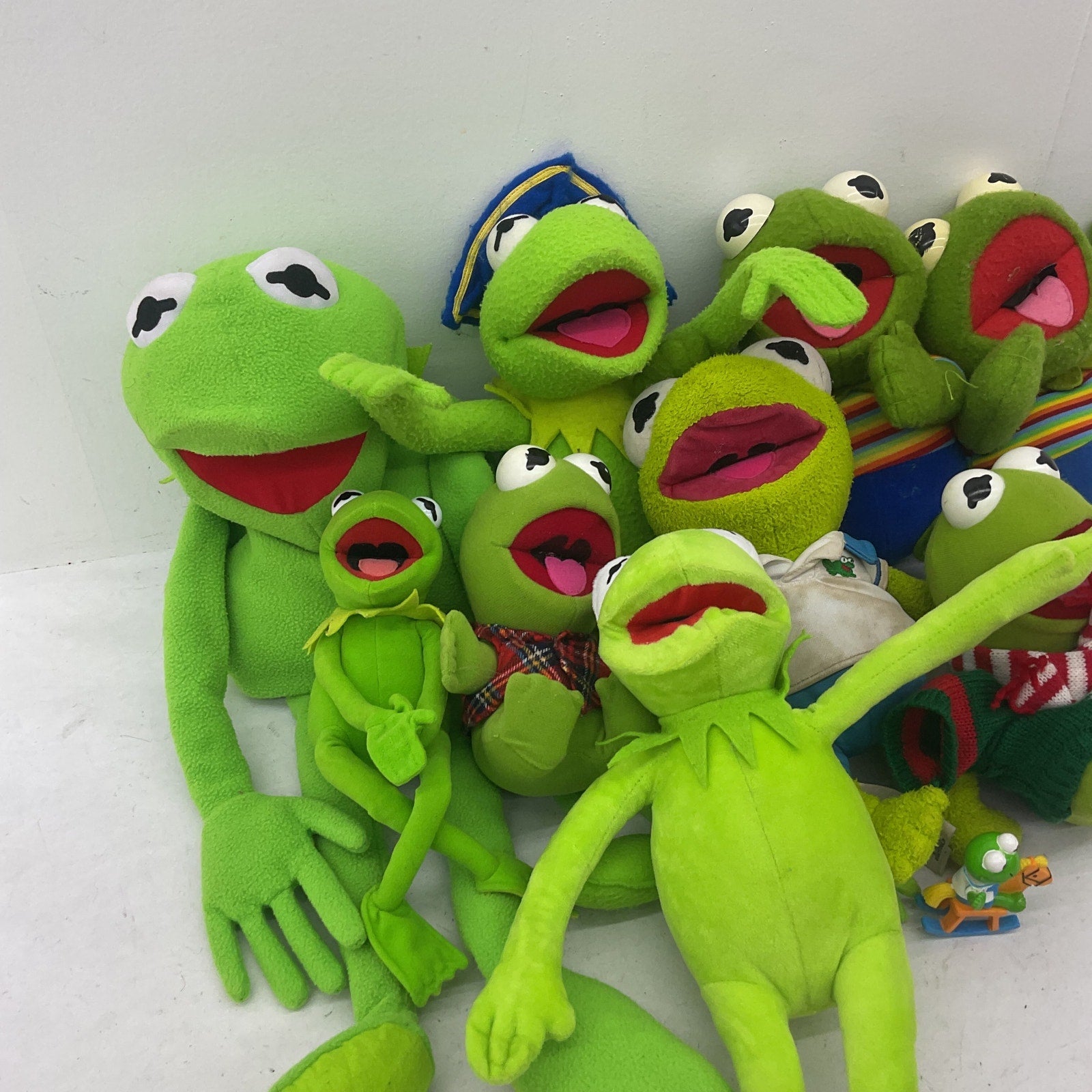 Preowned Mixed LOT 4 lbs The Muppets Muppet Babies Kermit the Frog Plush Dolls - Warehouse Toys