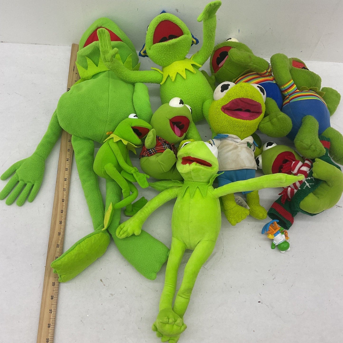 Preowned Mixed LOT 4 lbs The Muppets Muppet Babies Kermit the Frog Plush Dolls - Warehouse Toys