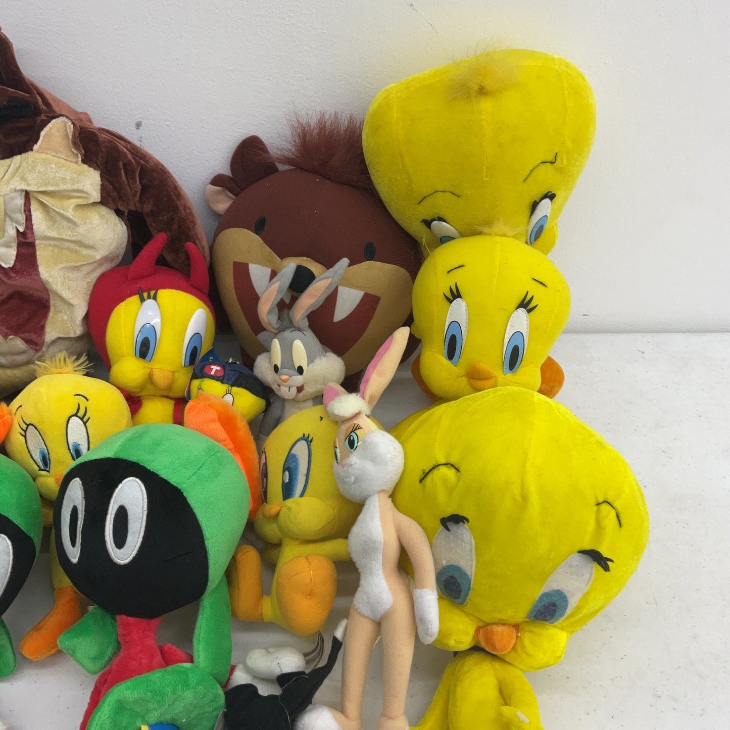 Preowned Mixed LOT Looney Tunes Character Plush Dolls Stuffed Animals Marvin - Warehouse Toys