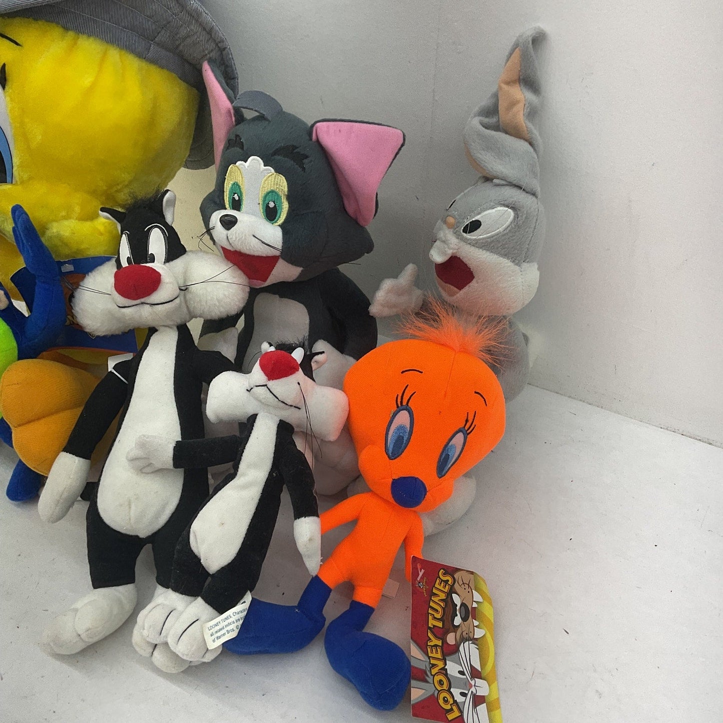 Preowned Mixed LOT Looney Tunes Tom & Jerry Character Plush Dolls Stuffed Toys - Warehouse Toys