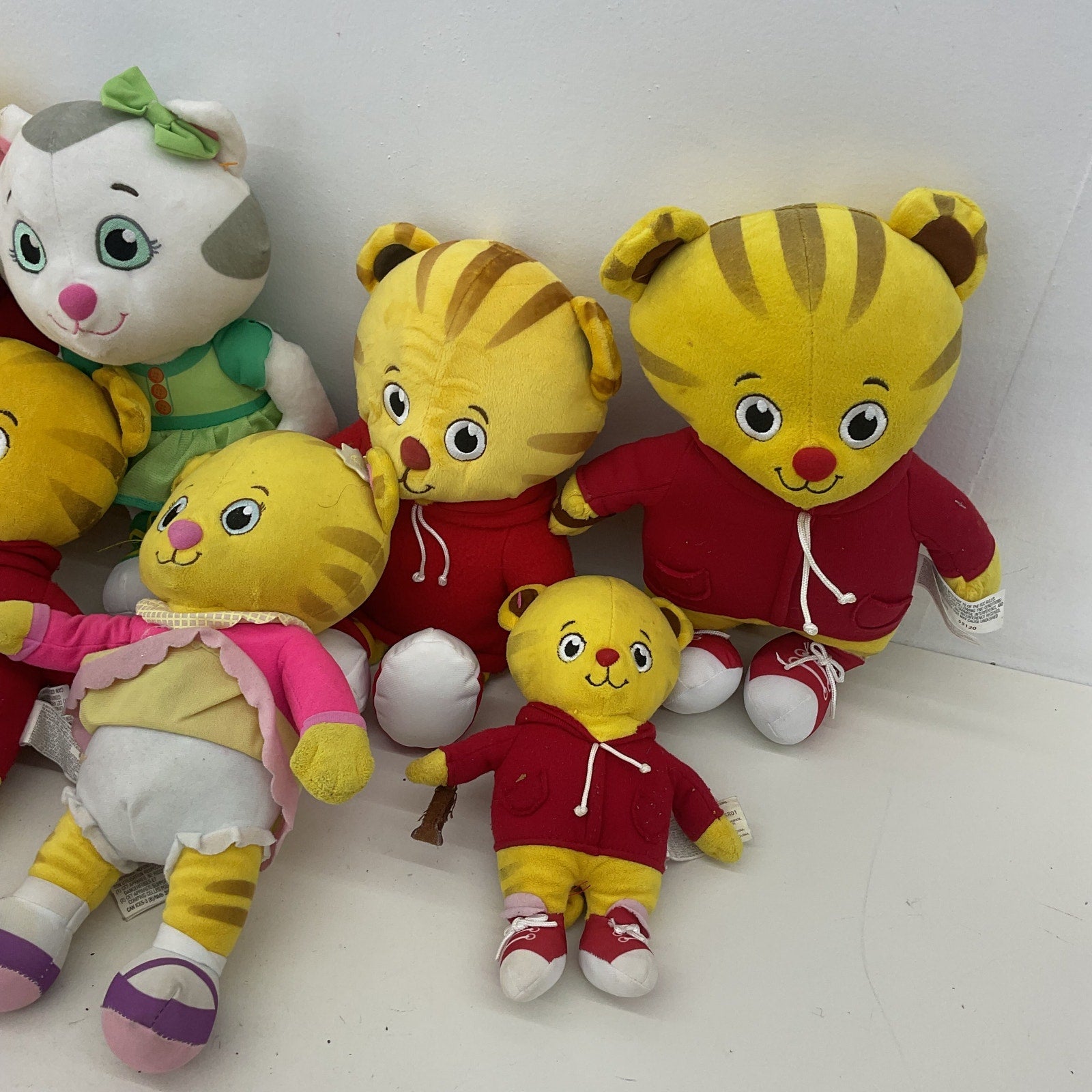 Preowned Mixed LOT Mr Rogers Neighborhood Daniel Tiger Character Plush Dolls - Warehouse Toys