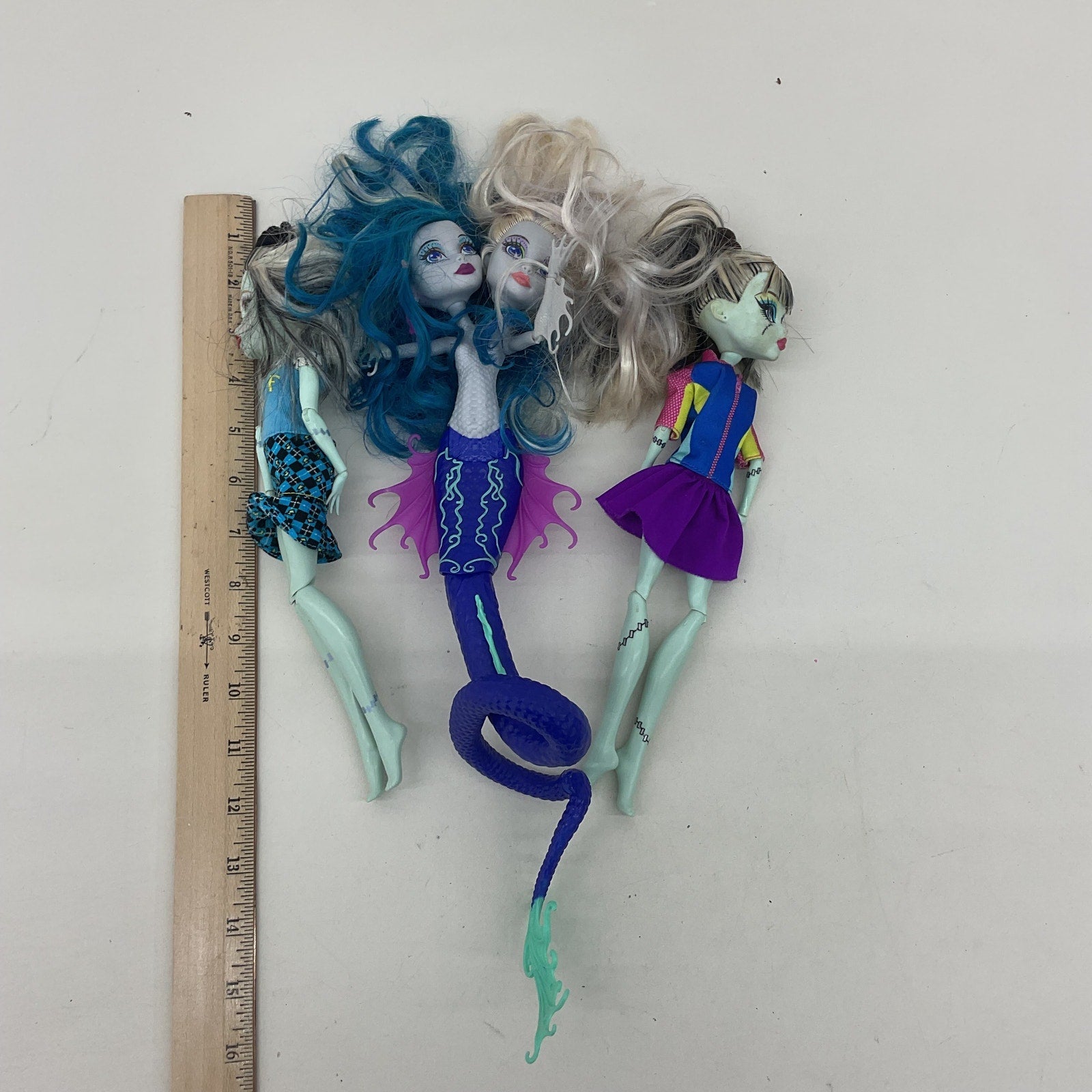 Preowned Monster High Dolls LOT of 3 Great Scarrier Reef Peri & Pearl 2 Headed - Warehouse Toys