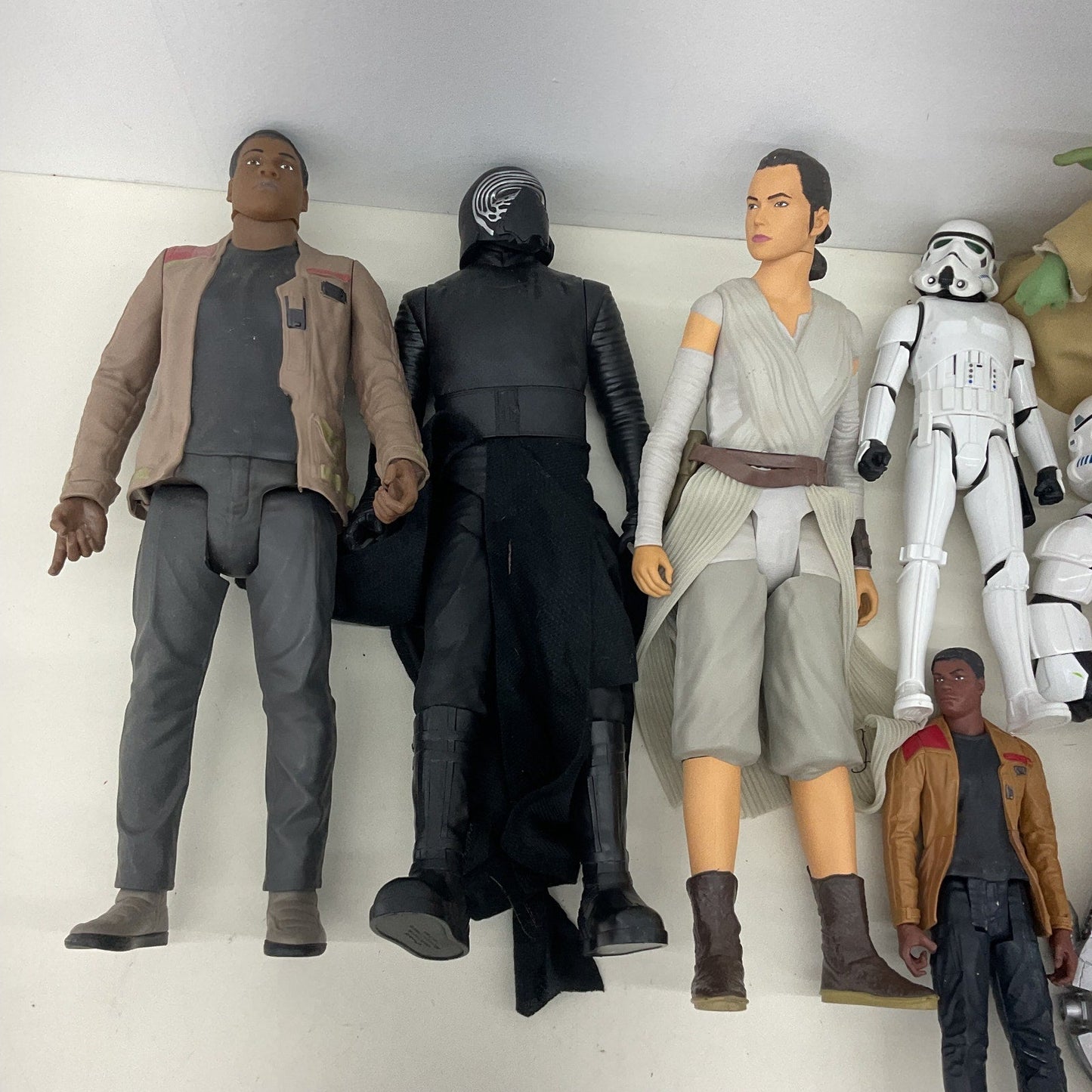 Preowned Multicolor Star Wars Plastic Action Figure + Plush Toy Wholesale Lot - Warehouse Toys