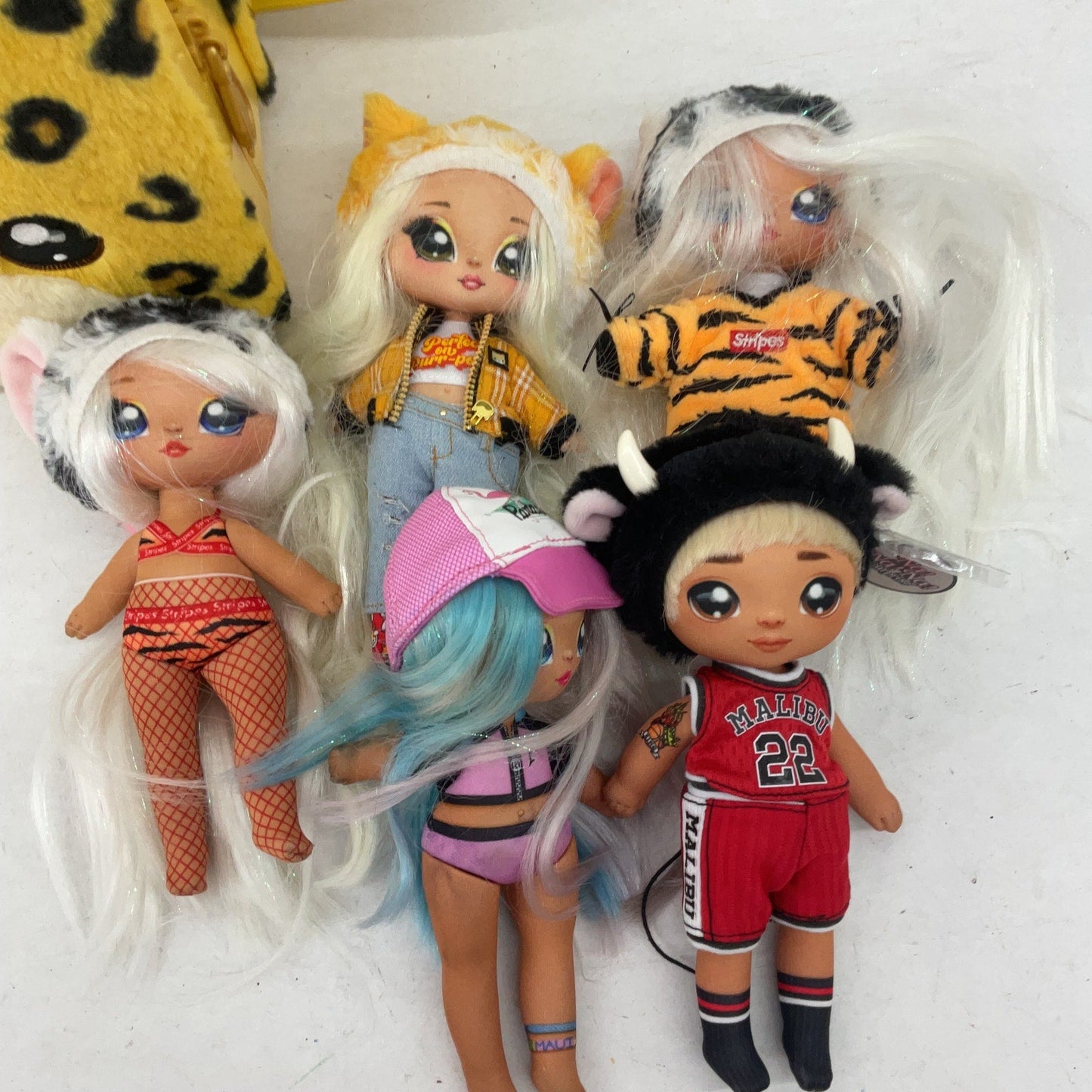 Preowned Na! Na! Na! Surprise Dolls Toys Figures Cat Themed Case LOT 5 lbs - Warehouse Toys