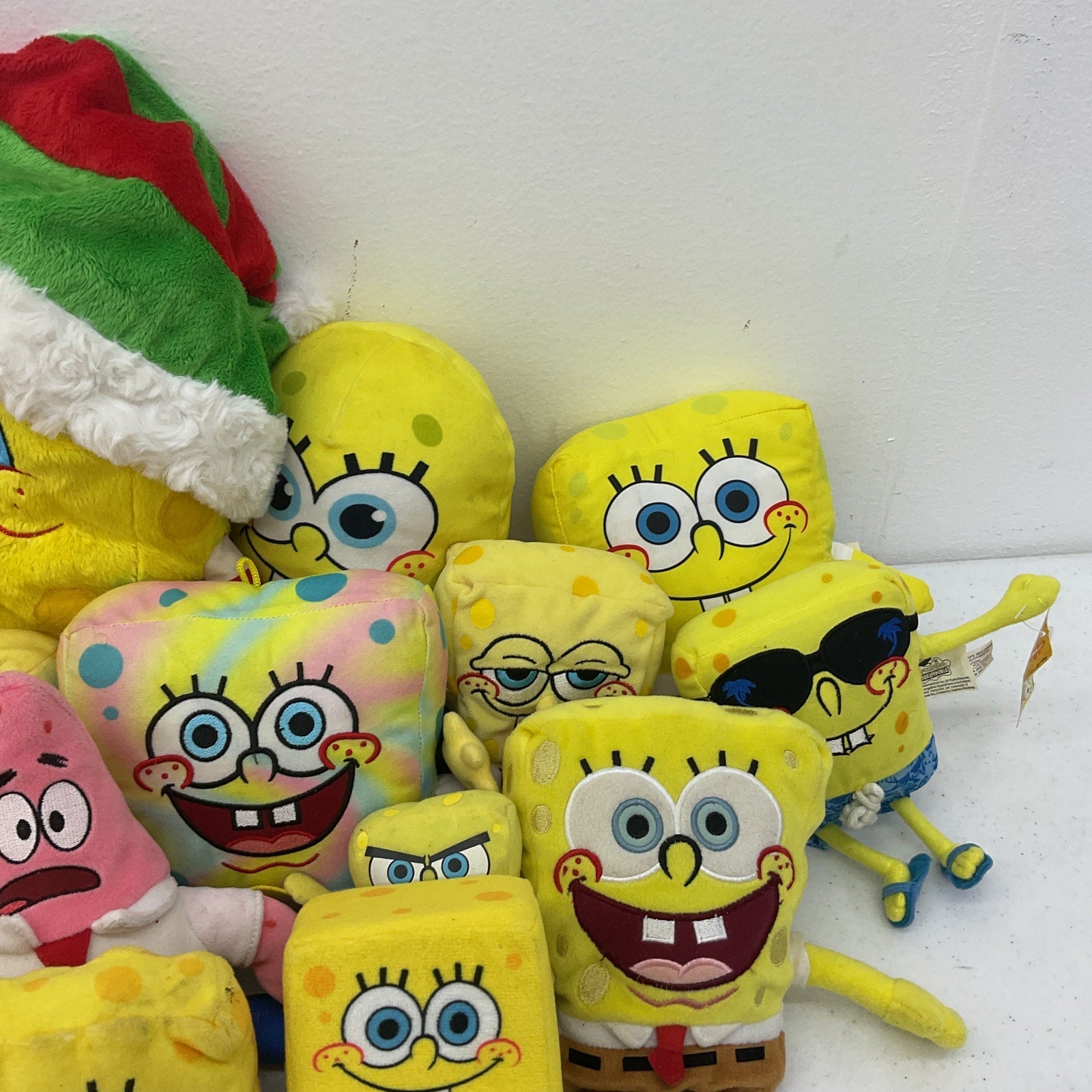 Preowned Nickelodeon Yellow Spongebob Squarepants Character Plush Dolls - Warehouse Toys