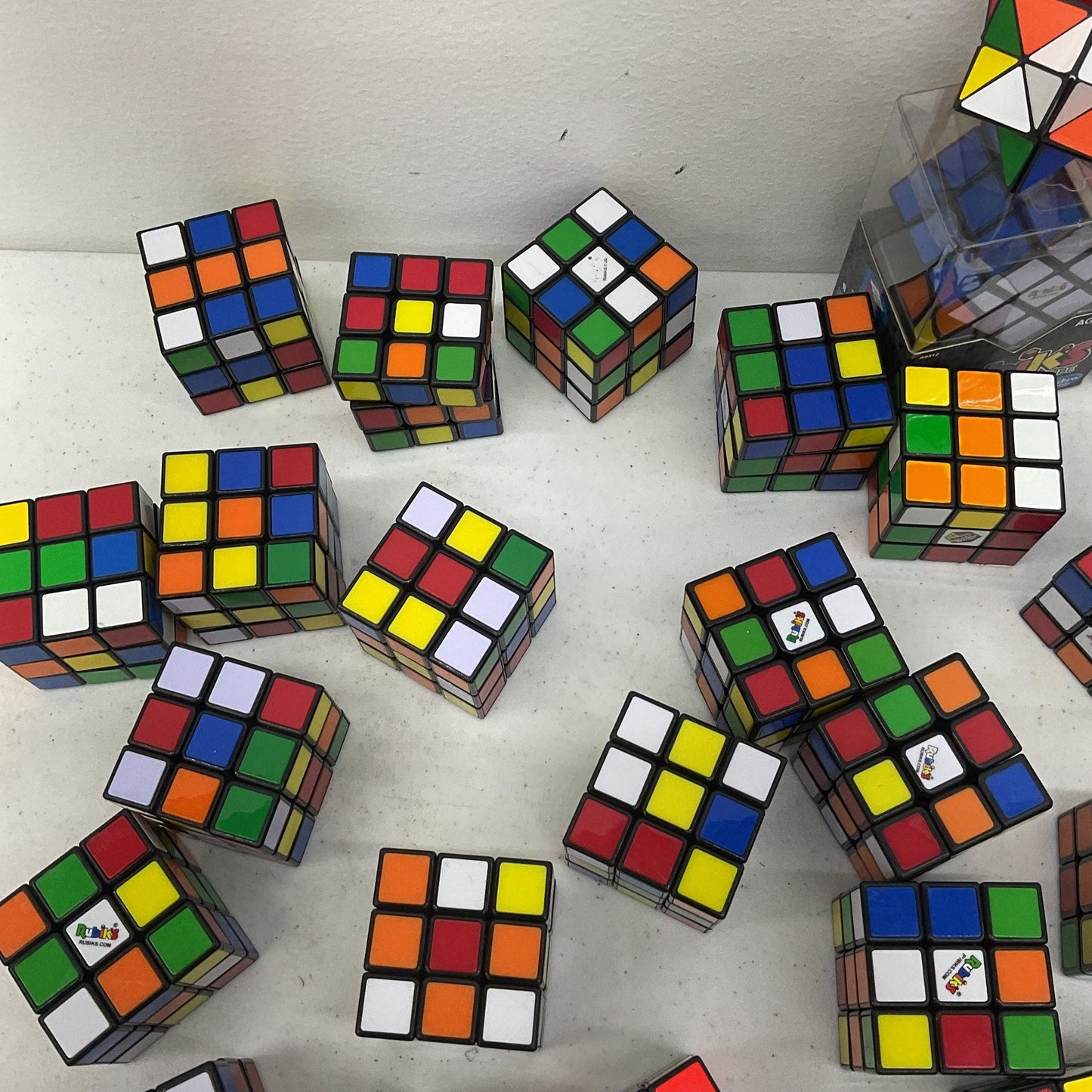 Preowned Rubik's Cube Others 10 lbs Brain Teasers Puzzles Puzzle Twist Cubes LOT - Warehouse Toys