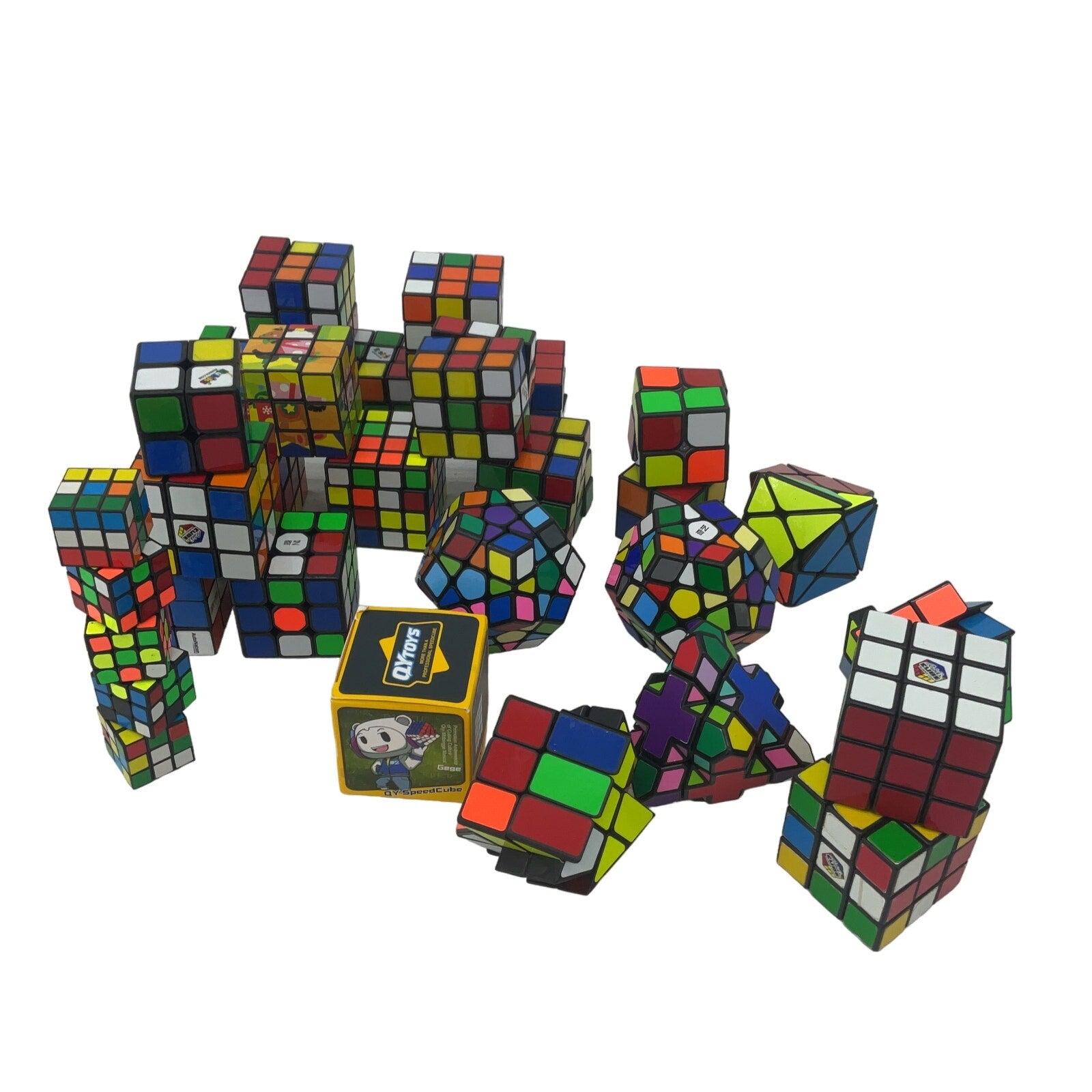 Preowned Rubik's Cube & Others Brain Teasers Puzzles Puzzle Twist Cubes LOT 6 lb - Warehouse Toys