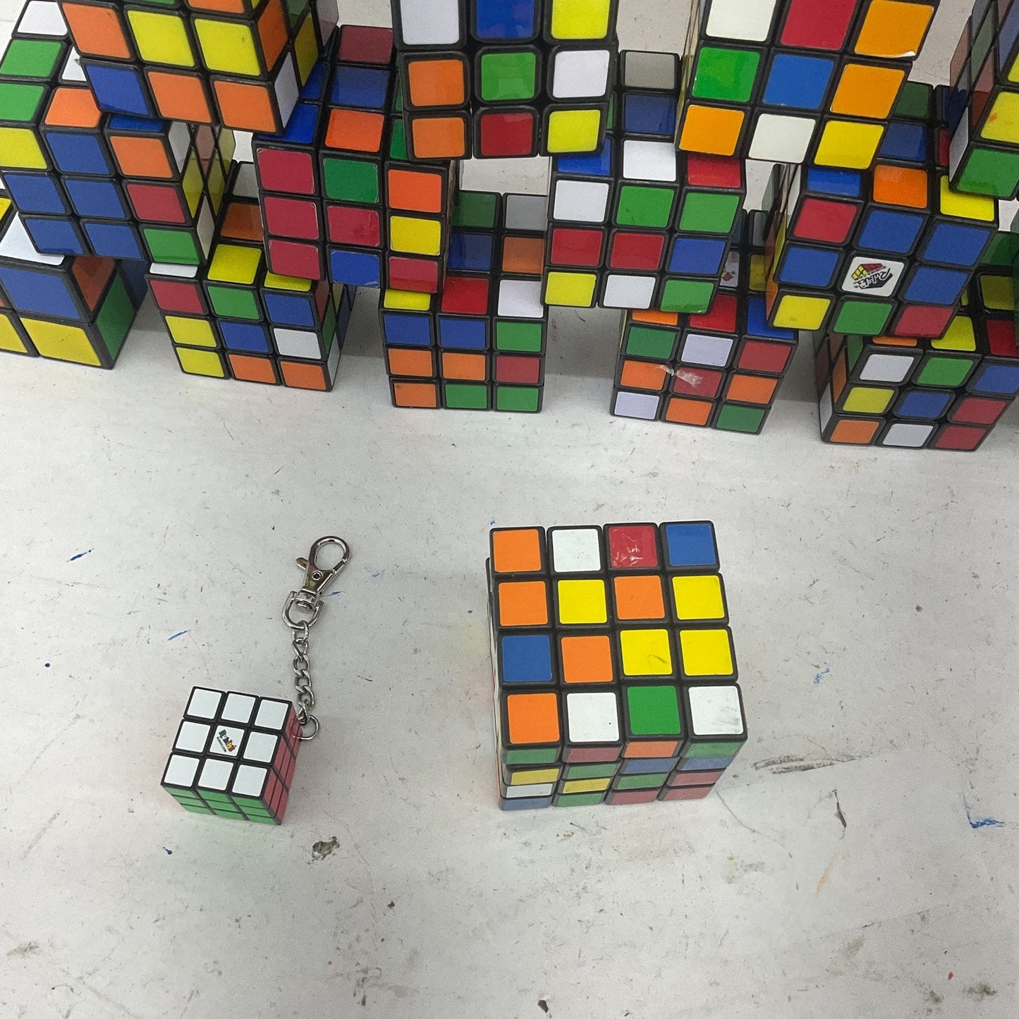 Preowned Rubik's Cube & Others Brain Teasers Puzzles Puzzle Twist Cubes LOT 6lb - Warehouse Toys