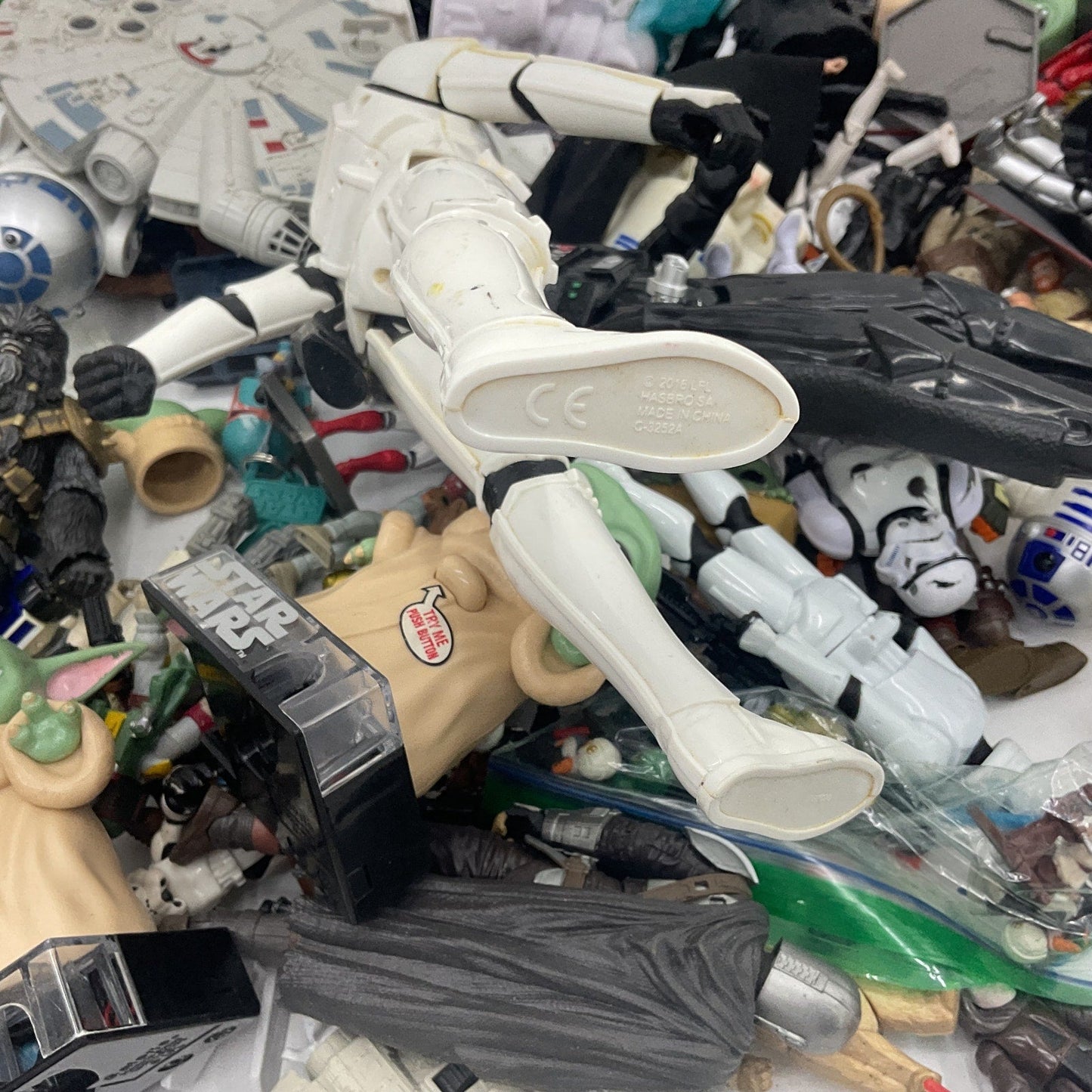 Preowned Star Wars Action Figure Collection Toys Figures LOT 20 lbs Mixed Random - Warehouse Toys