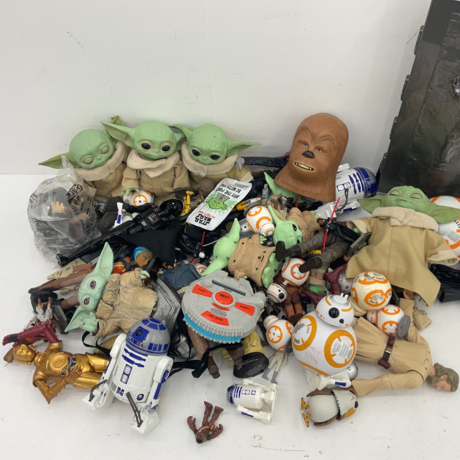 Preowned Star Wars Action Figure Collection Toys Figures LOT 25 lbs Mixed Random - Warehouse Toys