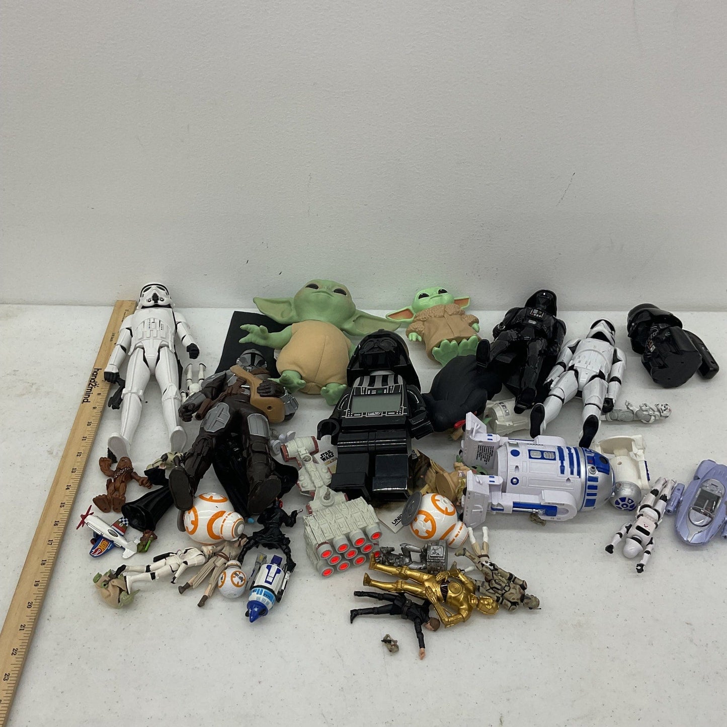 Preowned Star Wars Action Figure Collection Toys Figures LOT 7 lbs Mandalorian - Warehouse Toys