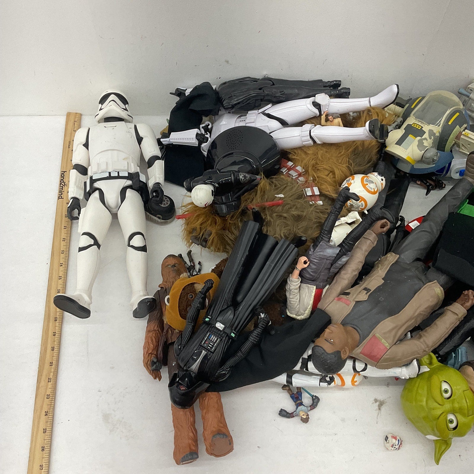 Preowned Star Wars Action Figure Collection Toys Figures Mixed HUGE LOT 25 lbs - Warehouse Toys