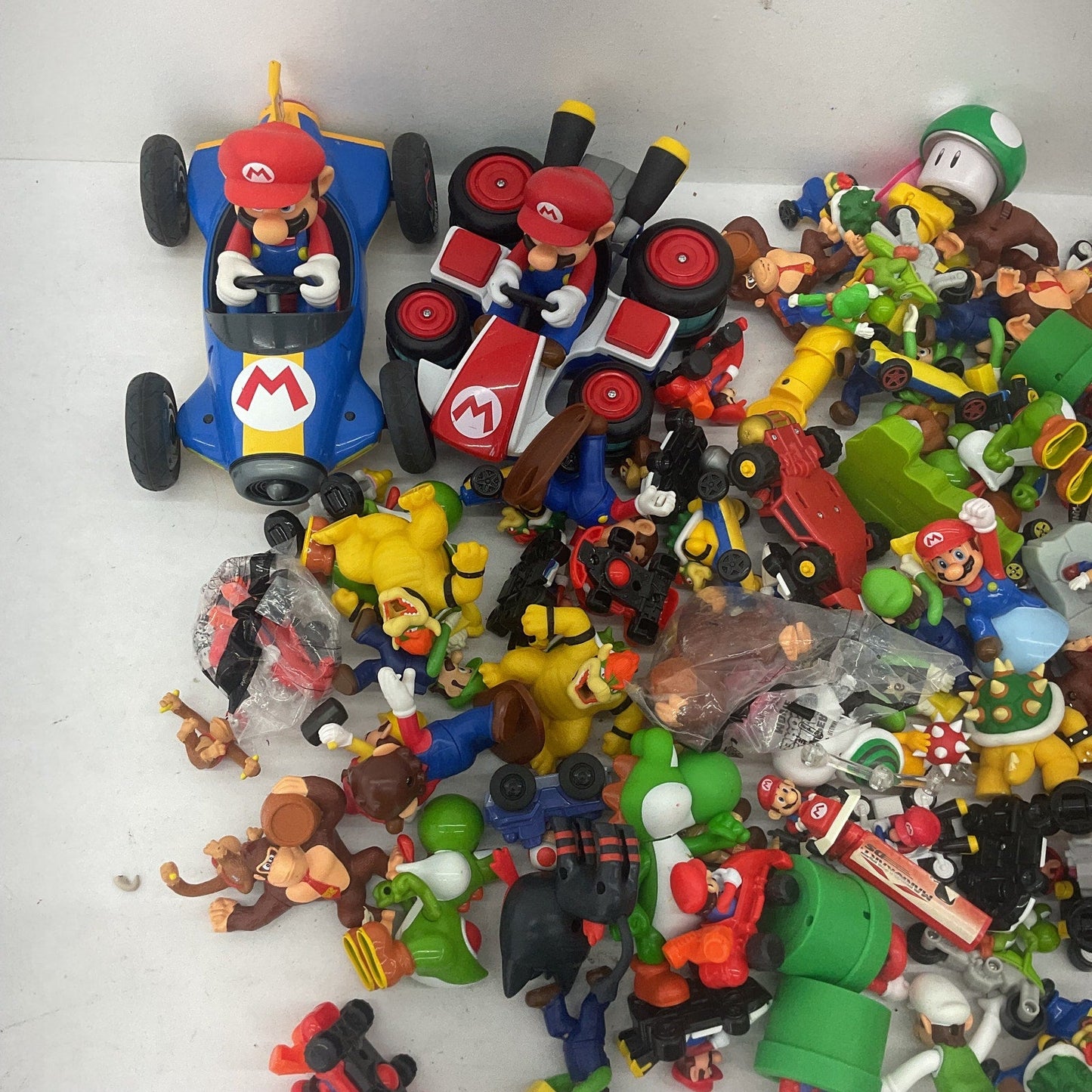 Preowned Super Mario 9 lbs Kart Action Figures Vehicles Toys Accessories LOT - Warehouse Toys