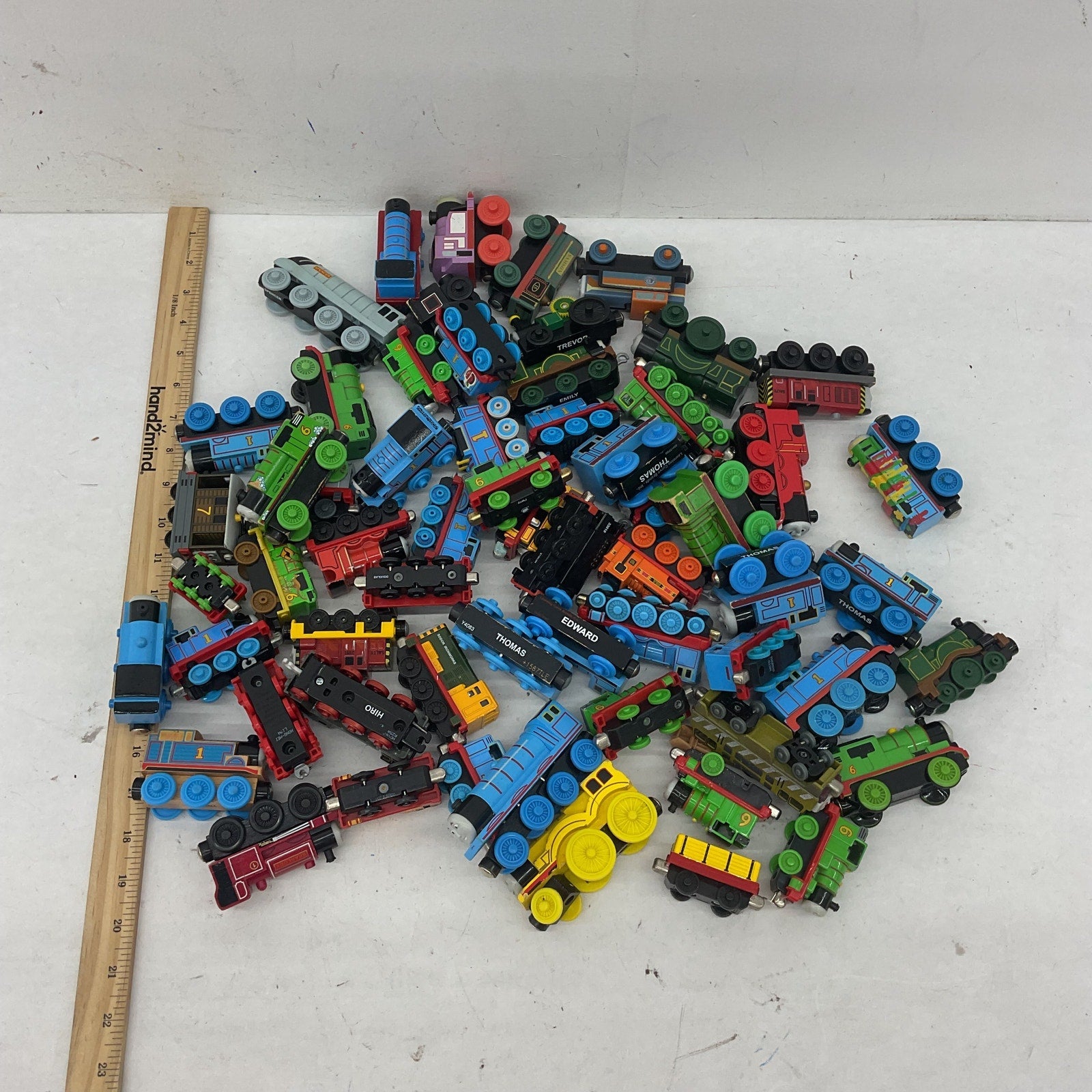 Preowned Thomas the Tank Engine Toy Figures Train Parts Vintage & Modern 10 lbs - Warehouse Toys