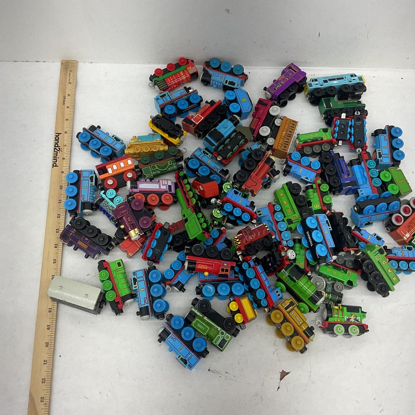 Preowned Thomas the Tank Engine Toy Figures Train Parts Vintage & Modern 10 lbs - Warehouse Toys