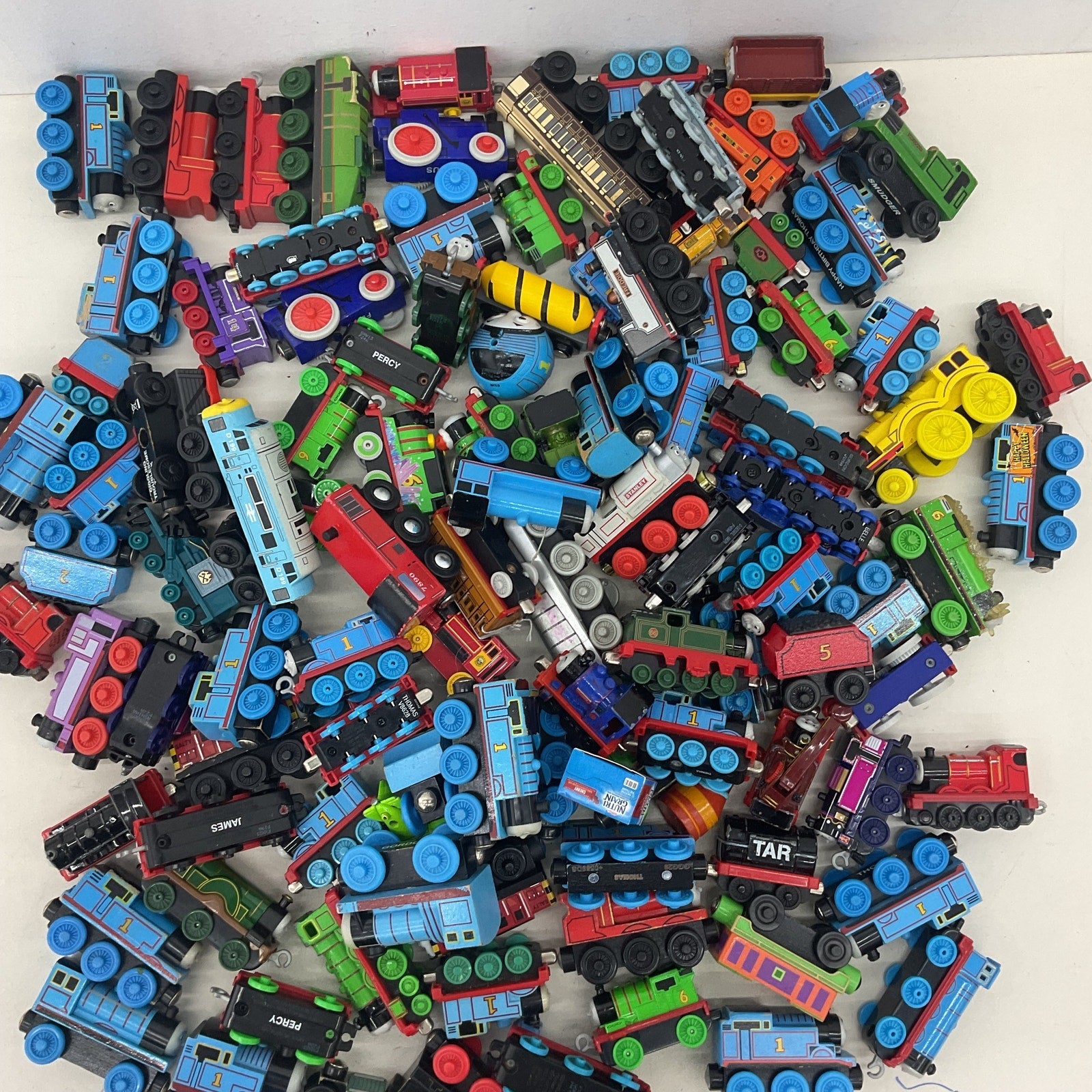 Preowned Thomas the Tank Engine Toy Figures Train Parts Vintage & Modern 15 lbs - Warehouse Toys