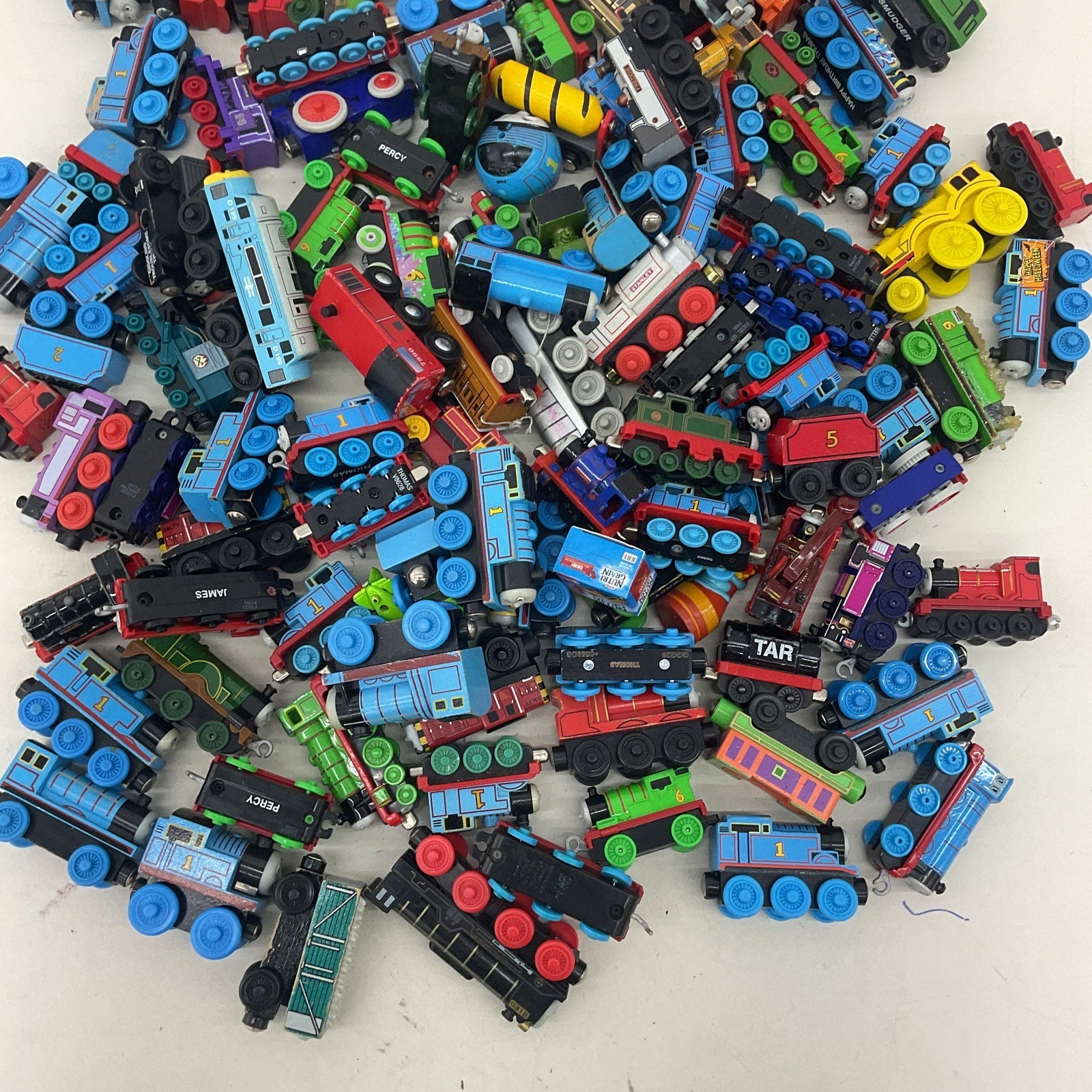 Preowned Thomas the Tank Engine Toy Figures Train Parts Vintage & Modern 15 lbs - Warehouse Toys