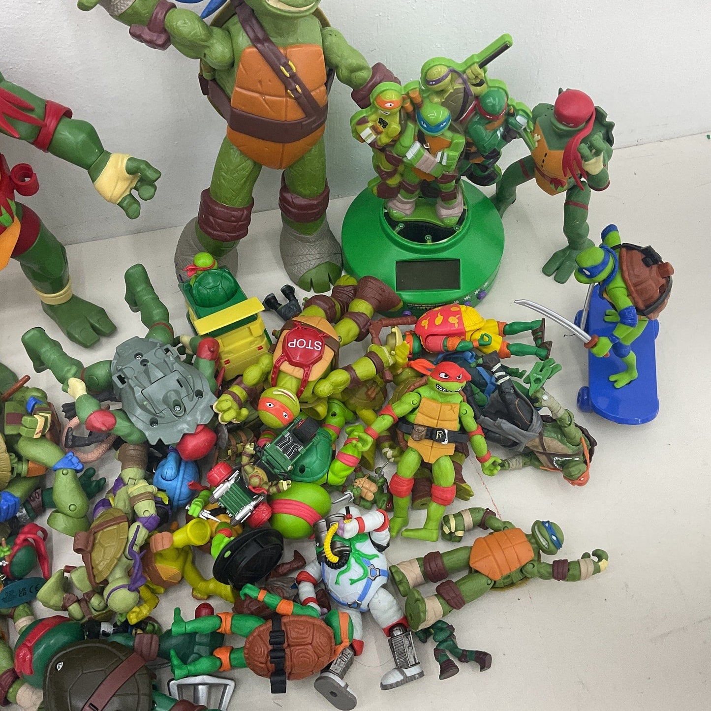 Preowned TMNT Teenage Mutant Ninja Turtles 10 lbs LOT Action Figures Toys - Warehouse Toys