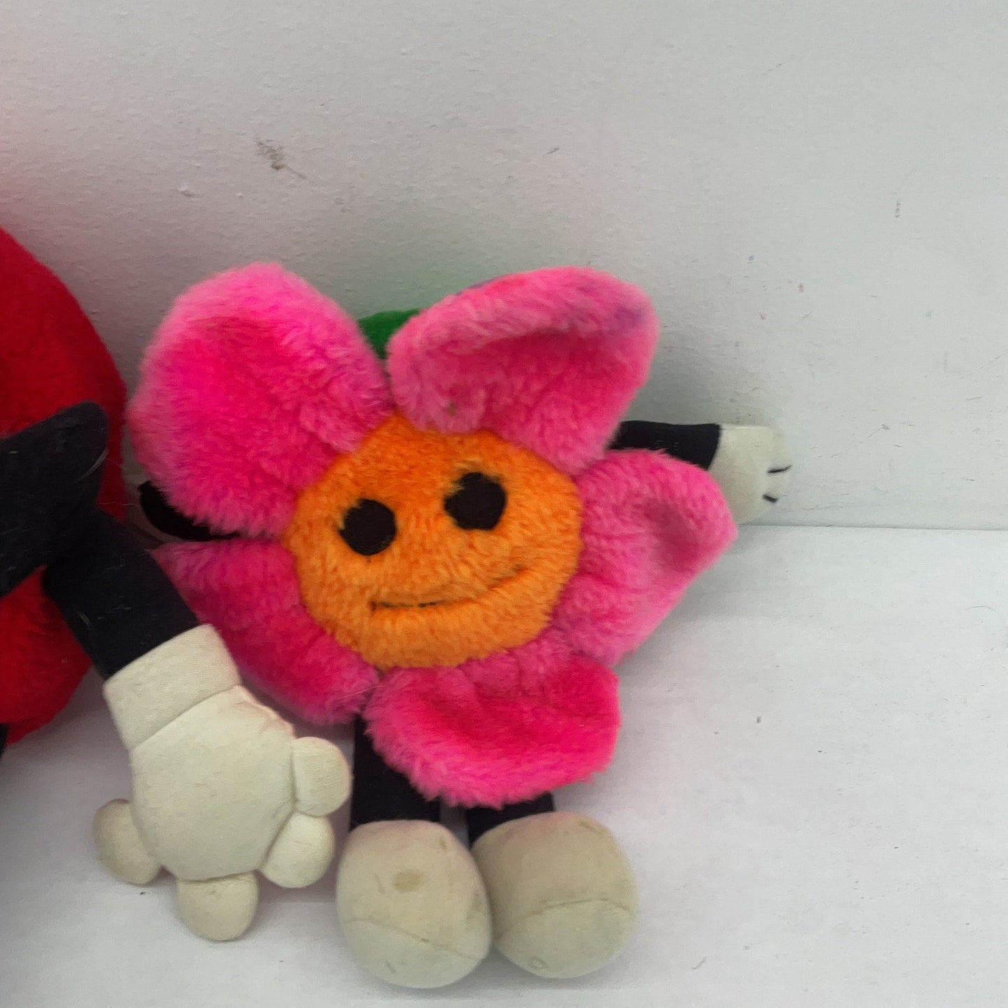 Preowned Vintage 1980s Commonwealth Reversible 7 - Up Spot Plush Pink Flower Doll - Warehouse Toys