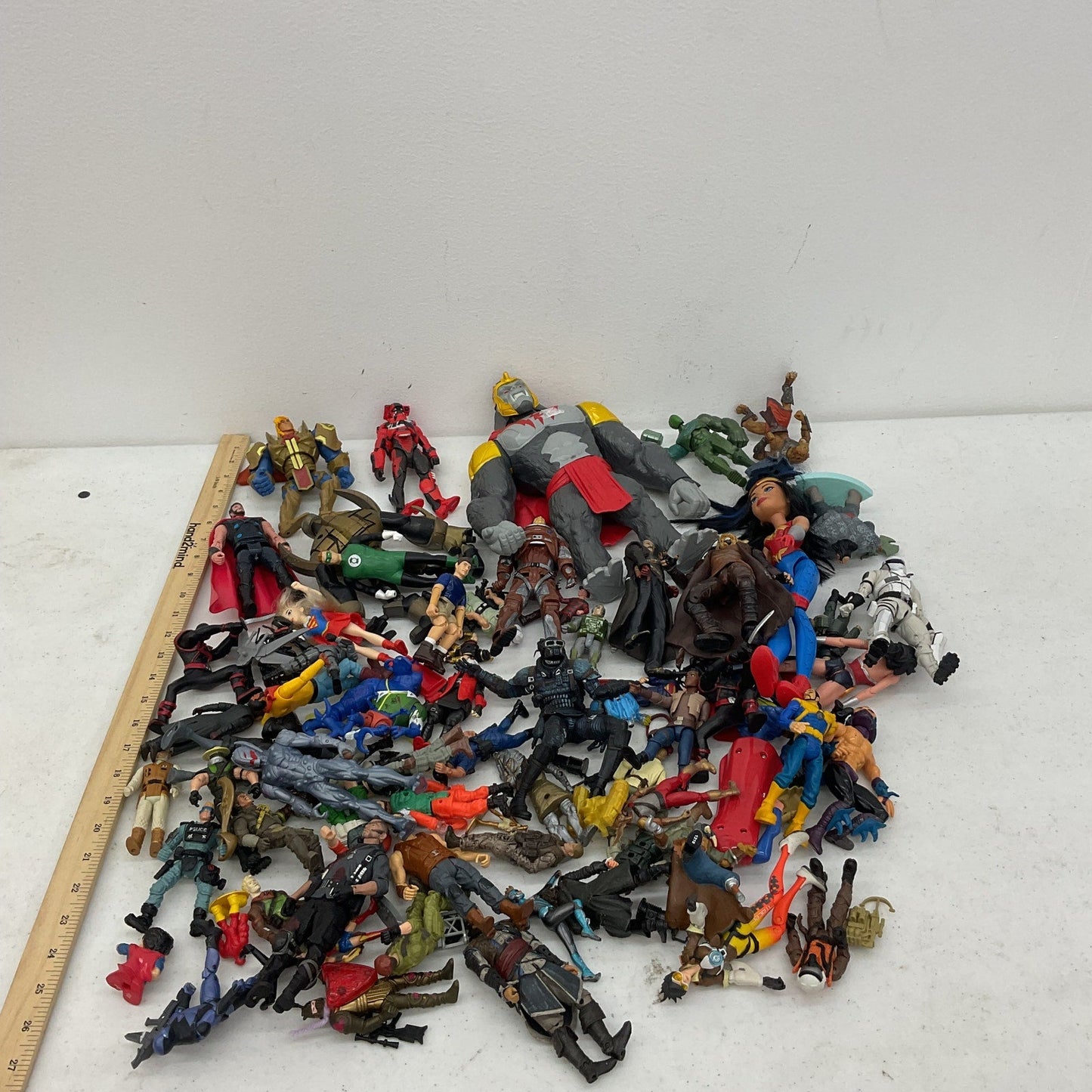 Random 9 lbs Mixed Loose Action Figures Toys LOT Preowned DC Marvel & Others - Warehouse Toys