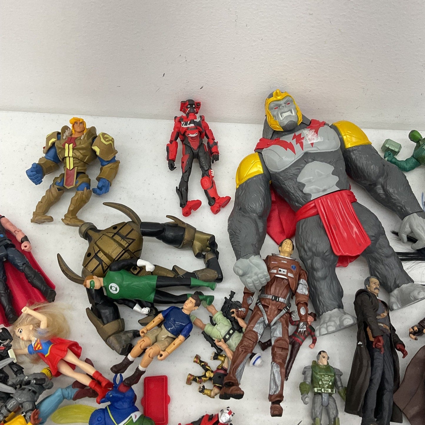 Random 9 lbs Mixed Loose Action Figures Toys LOT Preowned DC Marvel & Others - Warehouse Toys