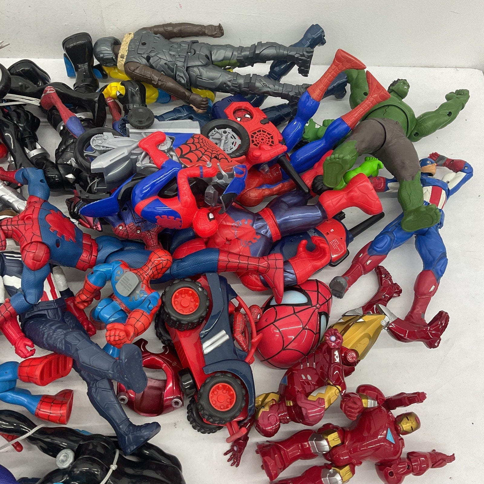 Random Loose Action Figures Toys LOT 25 lbs Preowned DC Spiderman Marvel Others - Warehouse Toys