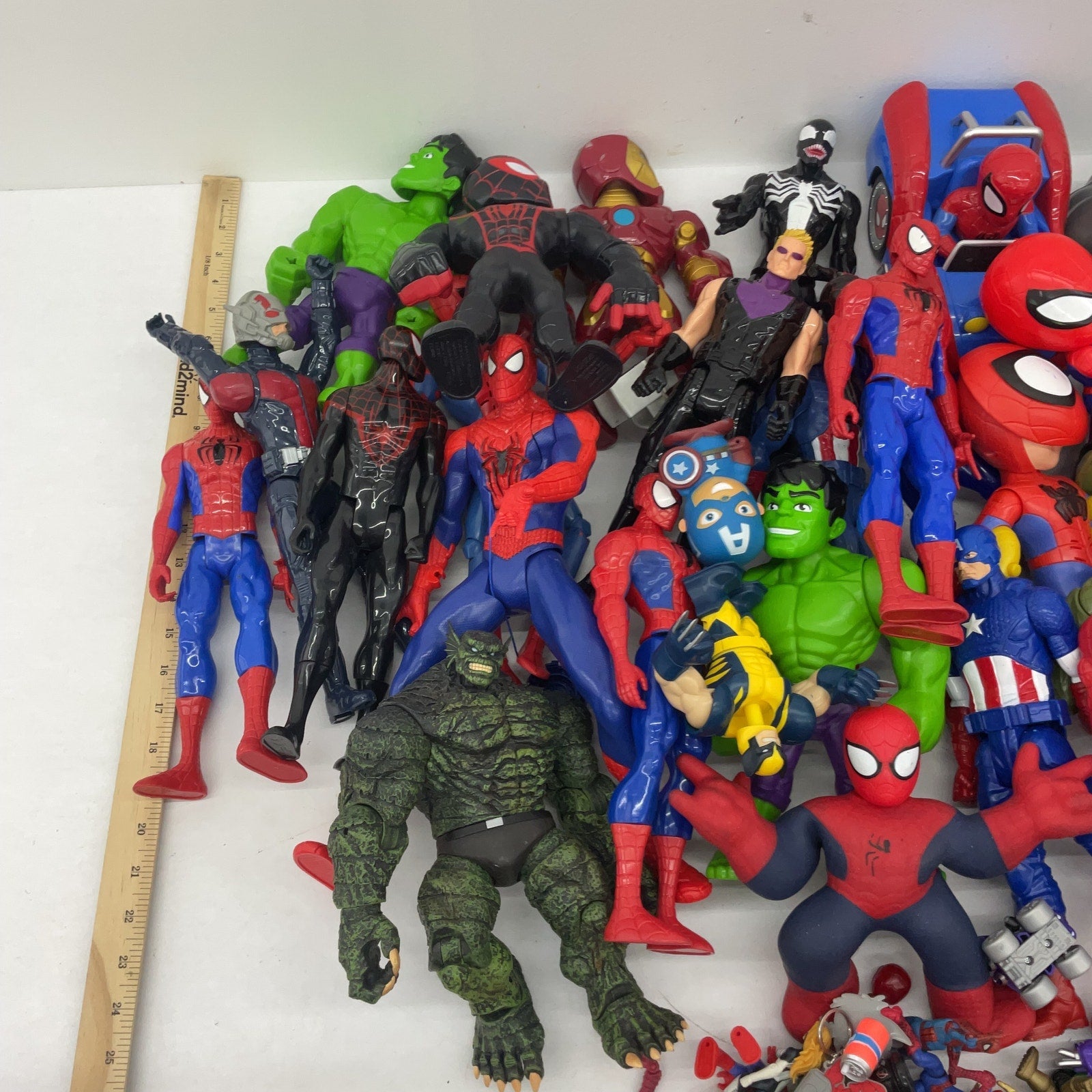 Random Mixed Loose 25 lbs Action Figures Toys LOT Preowned DC Marvel & Others - Warehouse Toys