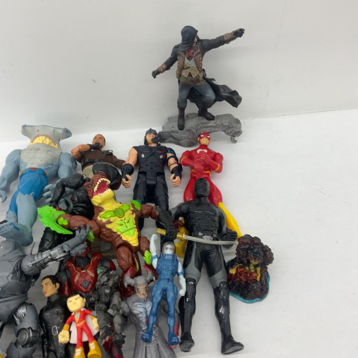 Random Mixed Loose Action Figures Toys LOT 10 lbs Preowned DC Marvel & Others - Warehouse Toys