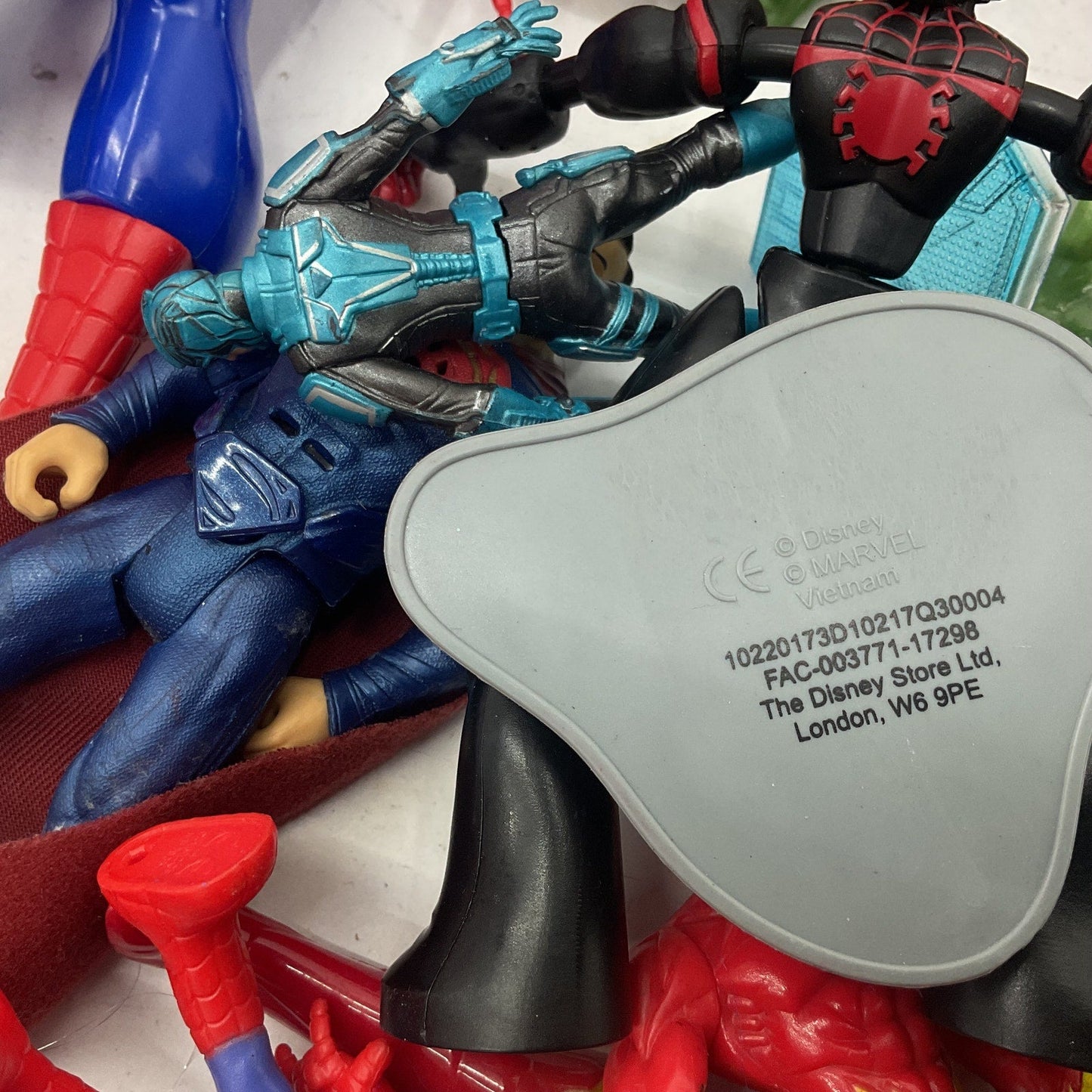 Random Mixed Loose Action Figures Toys LOT 24 lbs Preowned DC Marvel & Others - Warehouse Toys