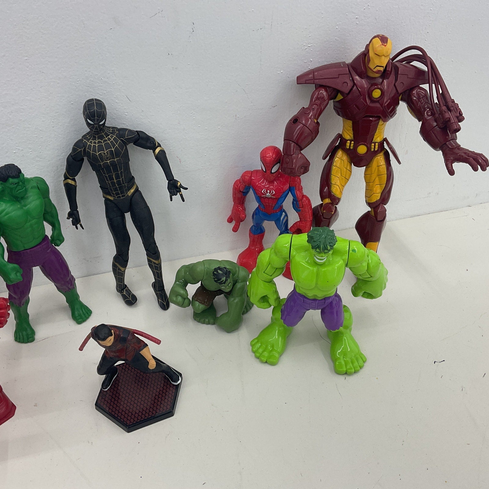 Random Mixed Loose Action Figures Toys LOT Preowned DC Marvel Avengers Others - Warehouse Toys