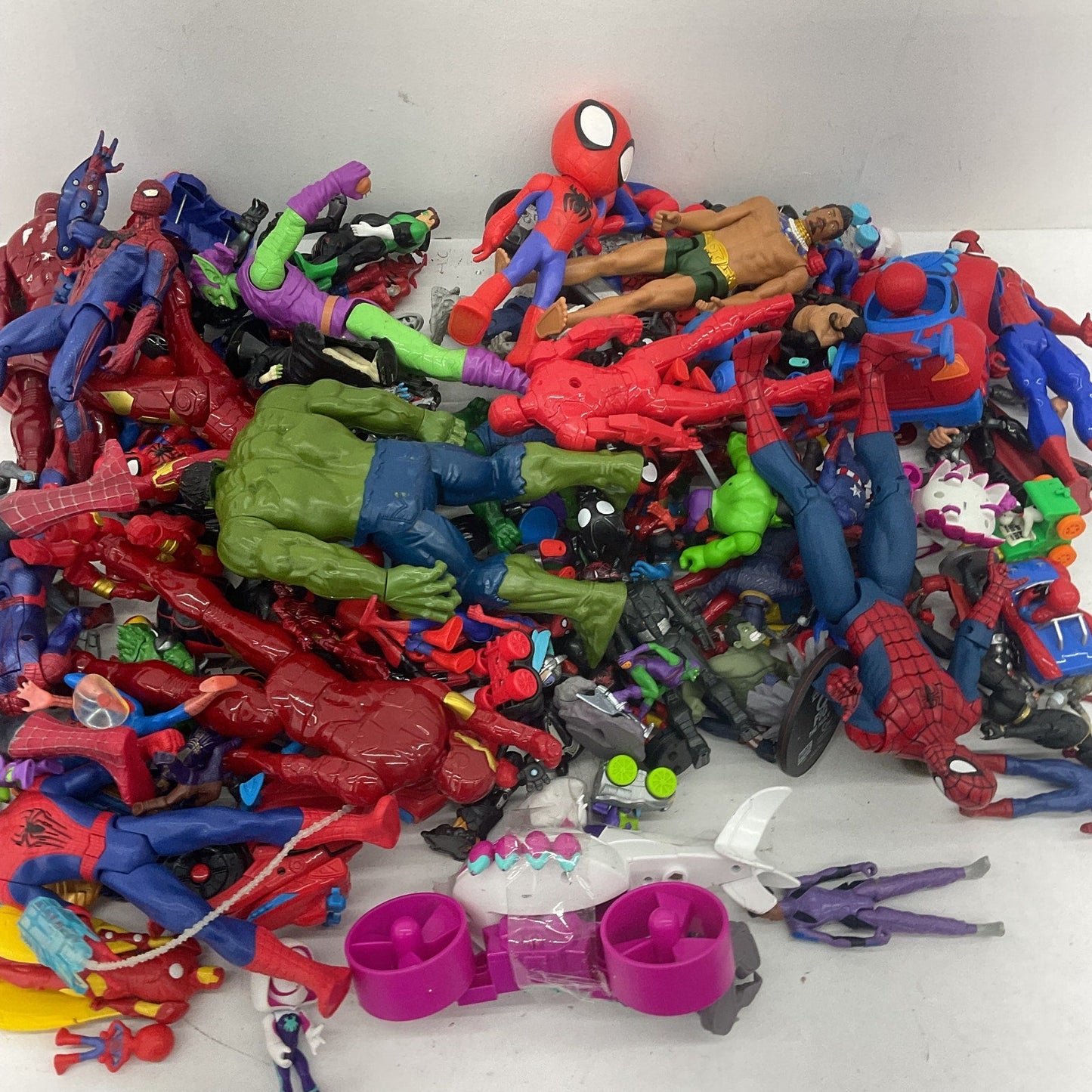 Random Mixed Loose Action Figures Toys LOT Preowned DC Marvel & Others 25 lbs - Warehouse Toys