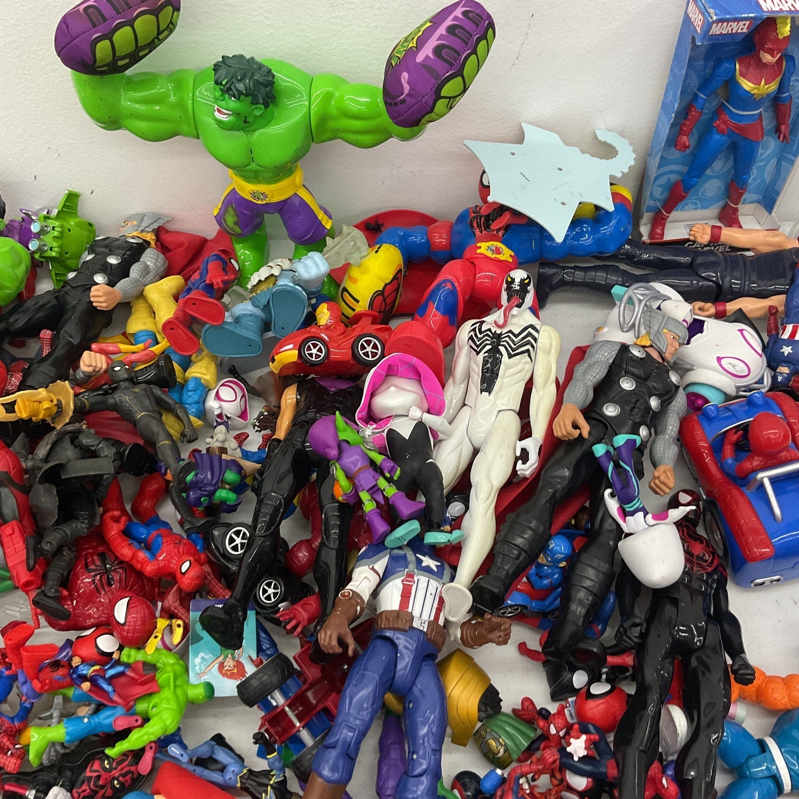 Random Mixed Loose Action Figures Toys LOT Preowned DC Marvel & Others 25 lbs - Warehouse Toys