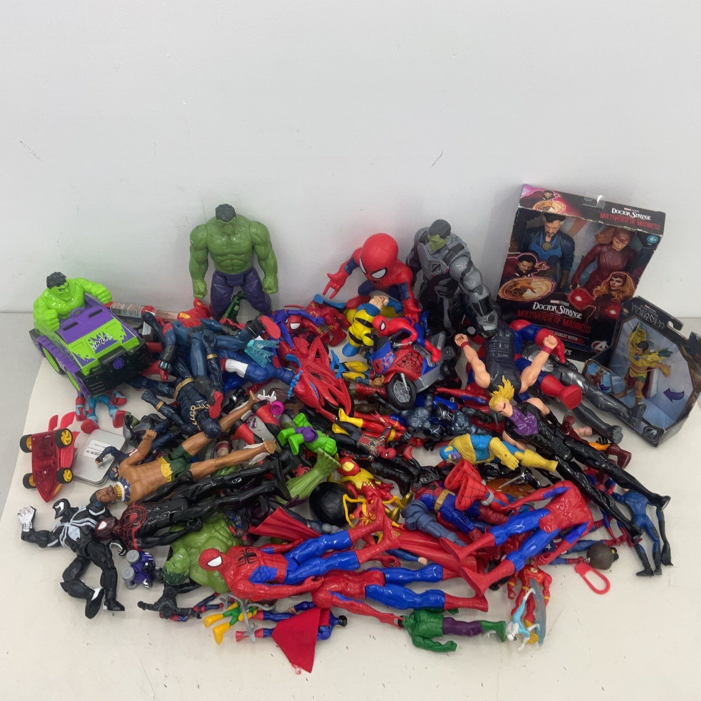 Random Mixed Loose Action Figures Toys LOT Preowned DC Marvel & Others 25 lbs - Warehouse Toys