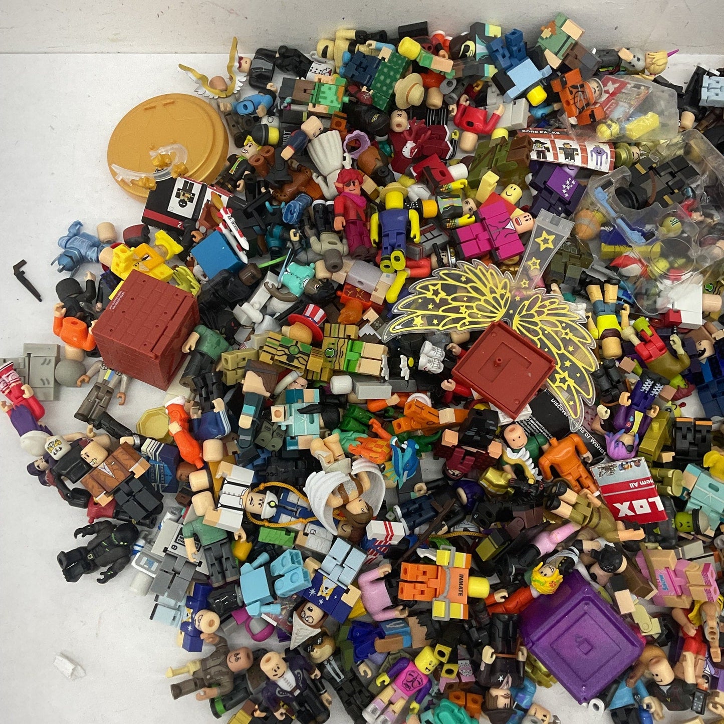 Roblox HUGE LOT 10 lbs Preowned Mixed Figures Accessories Toys Characters Random - Warehouse Toys