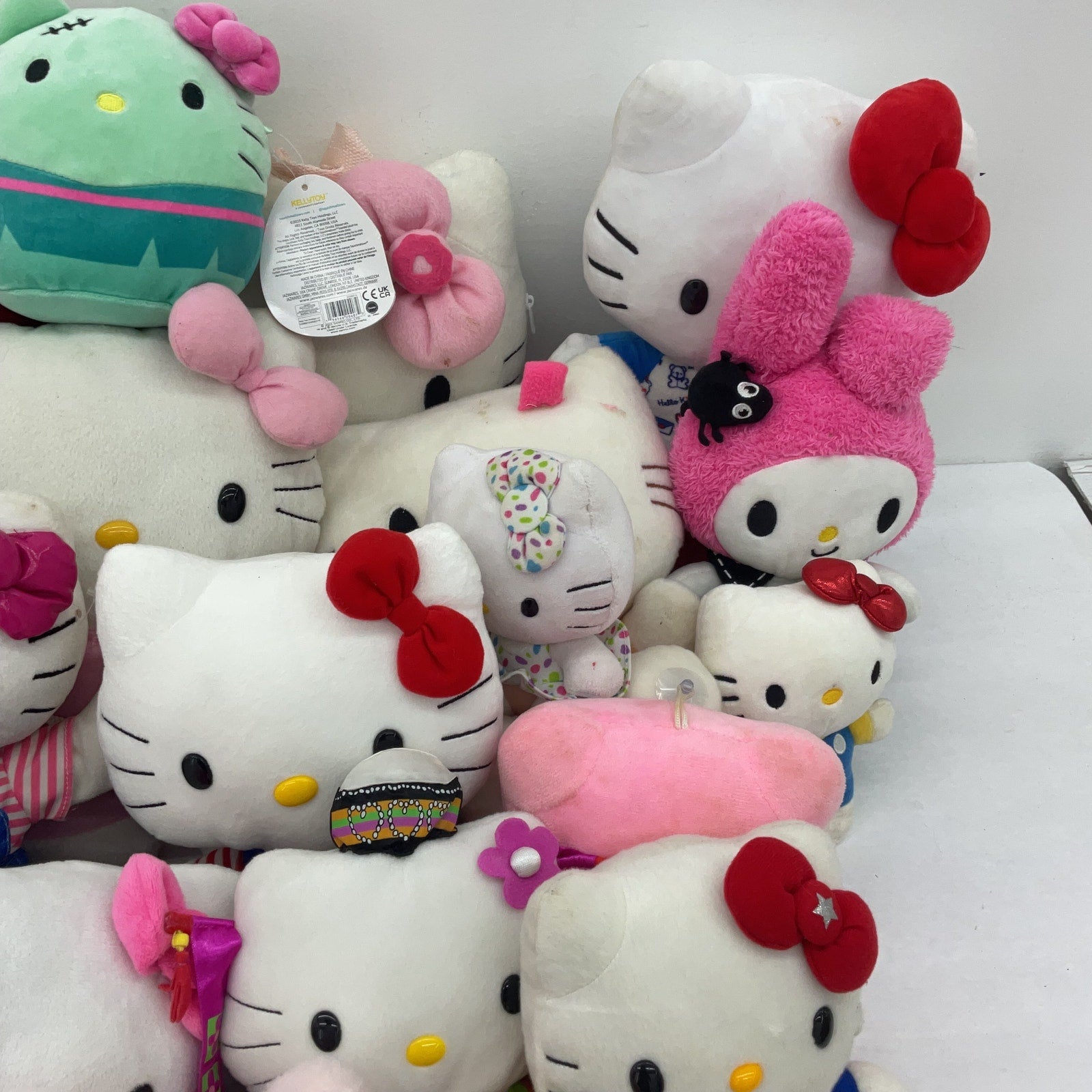 Sanrio Hello Kitty Character Plush Toys Assorted Preowned LOT 12 lbs Pompompurin - Warehouse Toys