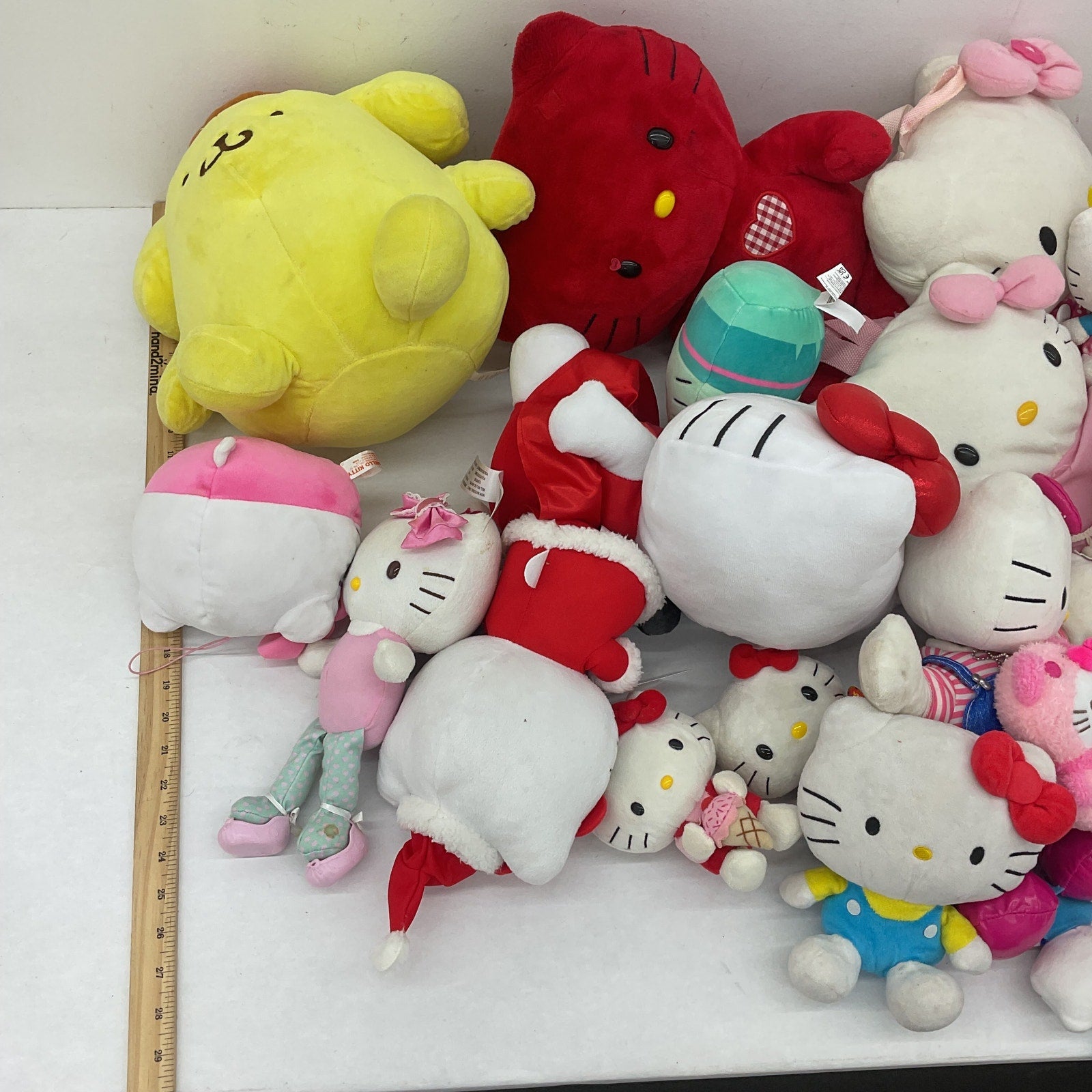 Sanrio Hello Kitty Character Plush Toys Assorted Preowned LOT 12 lbs Pompompurin - Warehouse Toys