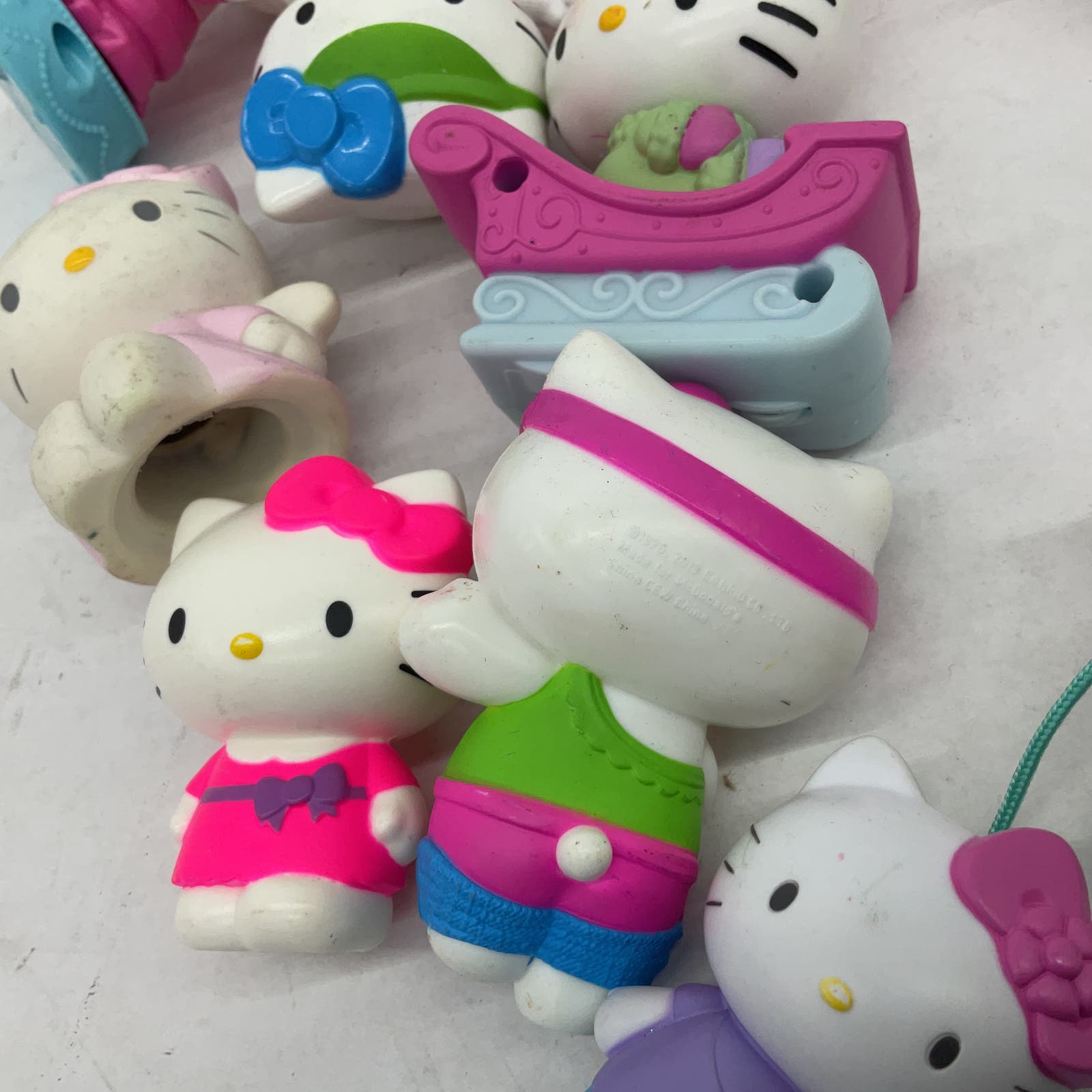 Sanrio Hello Kitty White Classic Toy Cat Collection Wholesale - Warehouse Toys