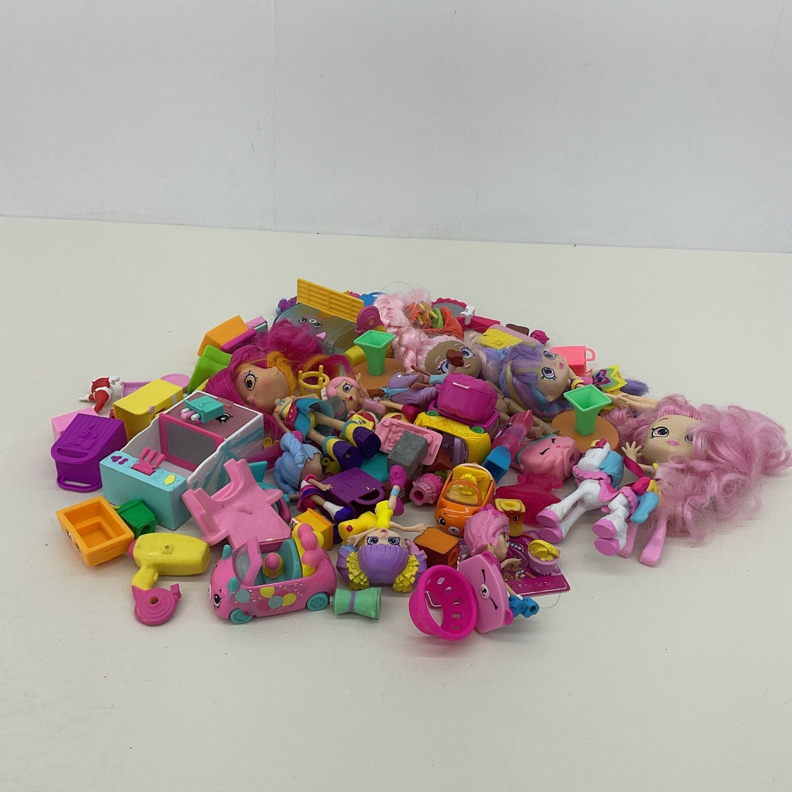 Shopkins MixieQ’s 339 Pieces mini figures 2024 Accessories