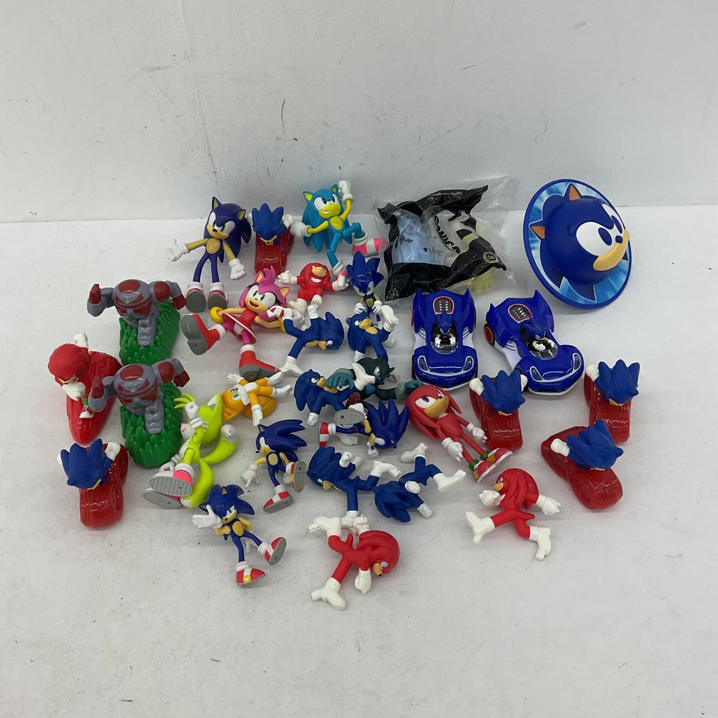 Sonic the Hedgehog Action Figure Toy Lot Multicolor Tails Knuckles - Warehouse Toys