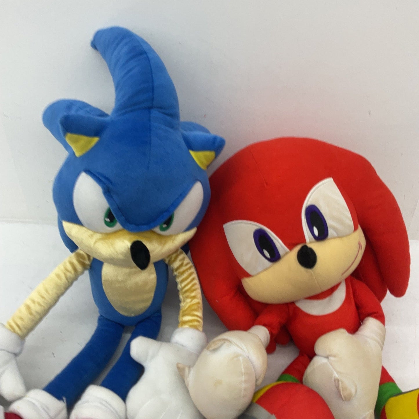 Sonic the Hedgehog Multicolor Plush Toys LOT 2 Knuckles Red Blue Sonic Preowned - Warehouse Toys