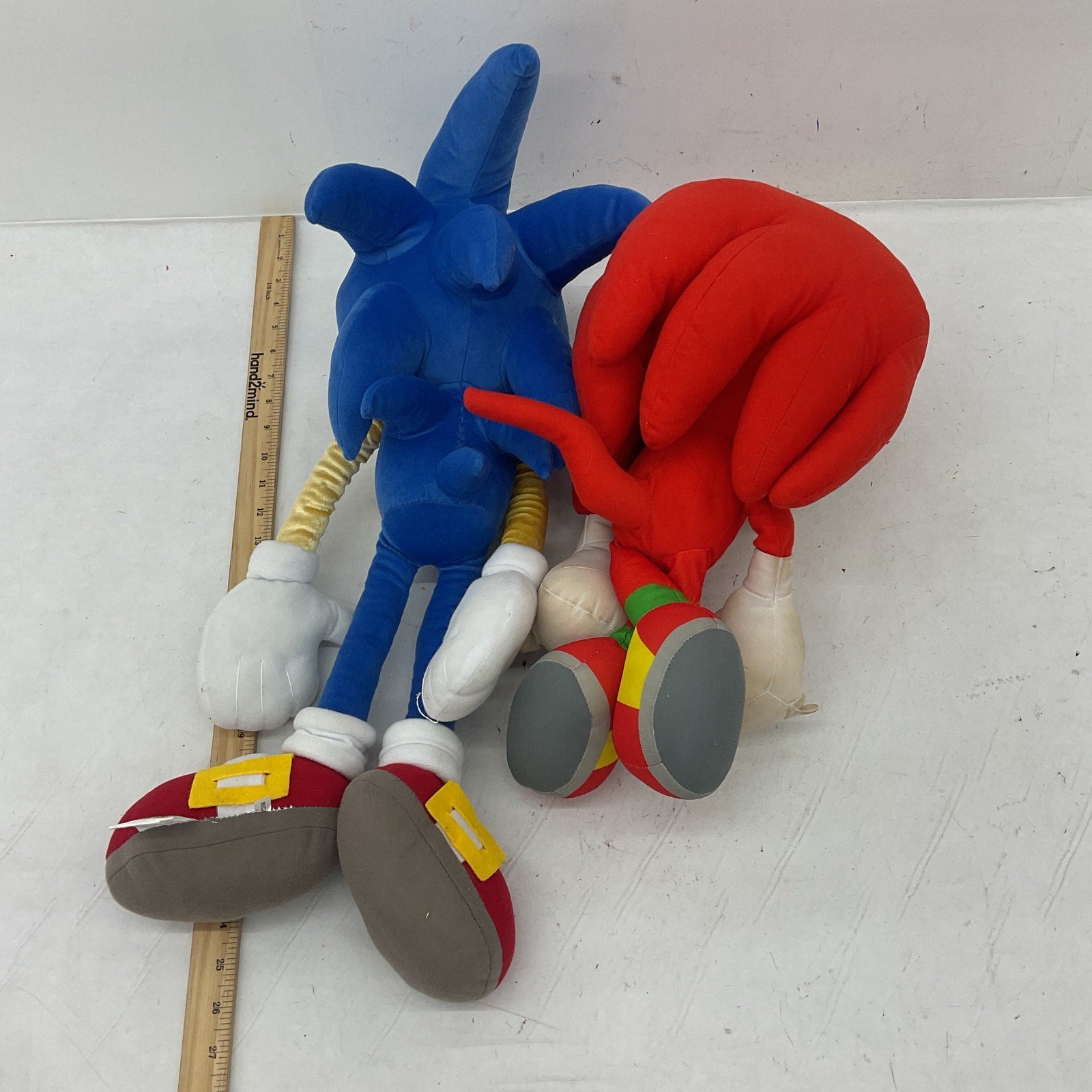 Sonic the Hedgehog Multicolor Plush Toys LOT 2 Knuckles Red Blue Sonic Preowned - Warehouse Toys