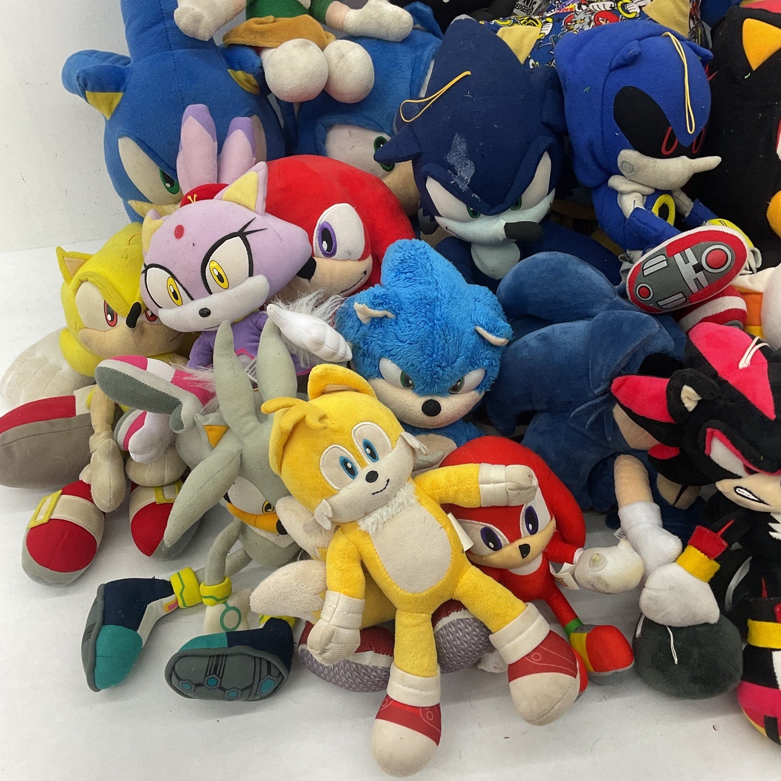 Sonic the Hedgehog Stuffed Animals LOT Preowned 13 lbs Shadow Knuckles Tails - Warehouse Toys