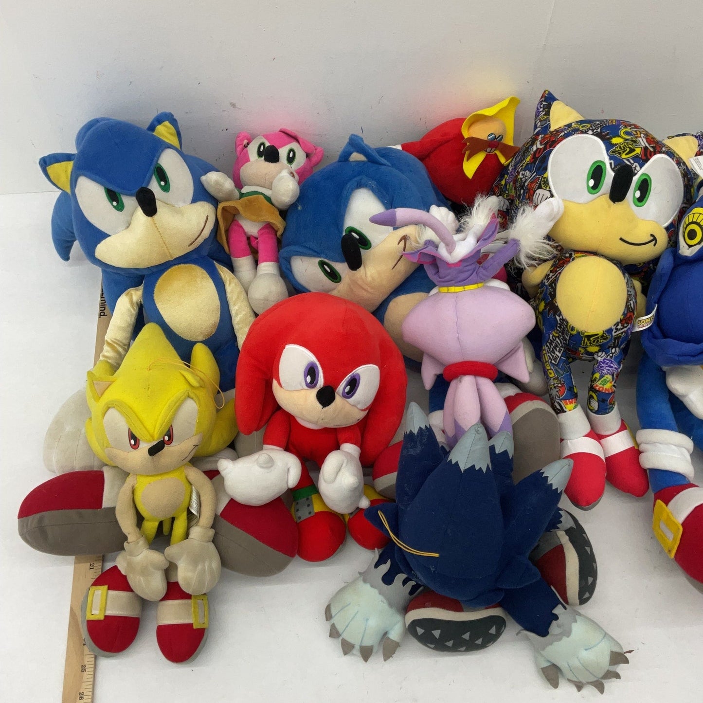 Sonic the Hedgehog Stuffed Animals LOT Preowned 13 lbs Shadow Knuckles Tails - Warehouse Toys