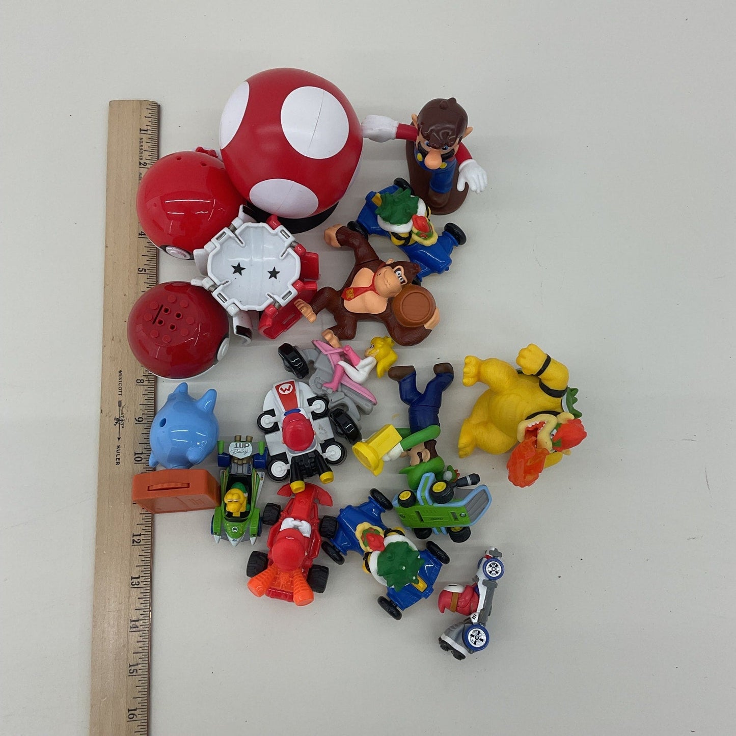 Super Mario Bros Nintendo Multicolor Plastic Action Figure Toy Lot Preowned - Warehouse Toys