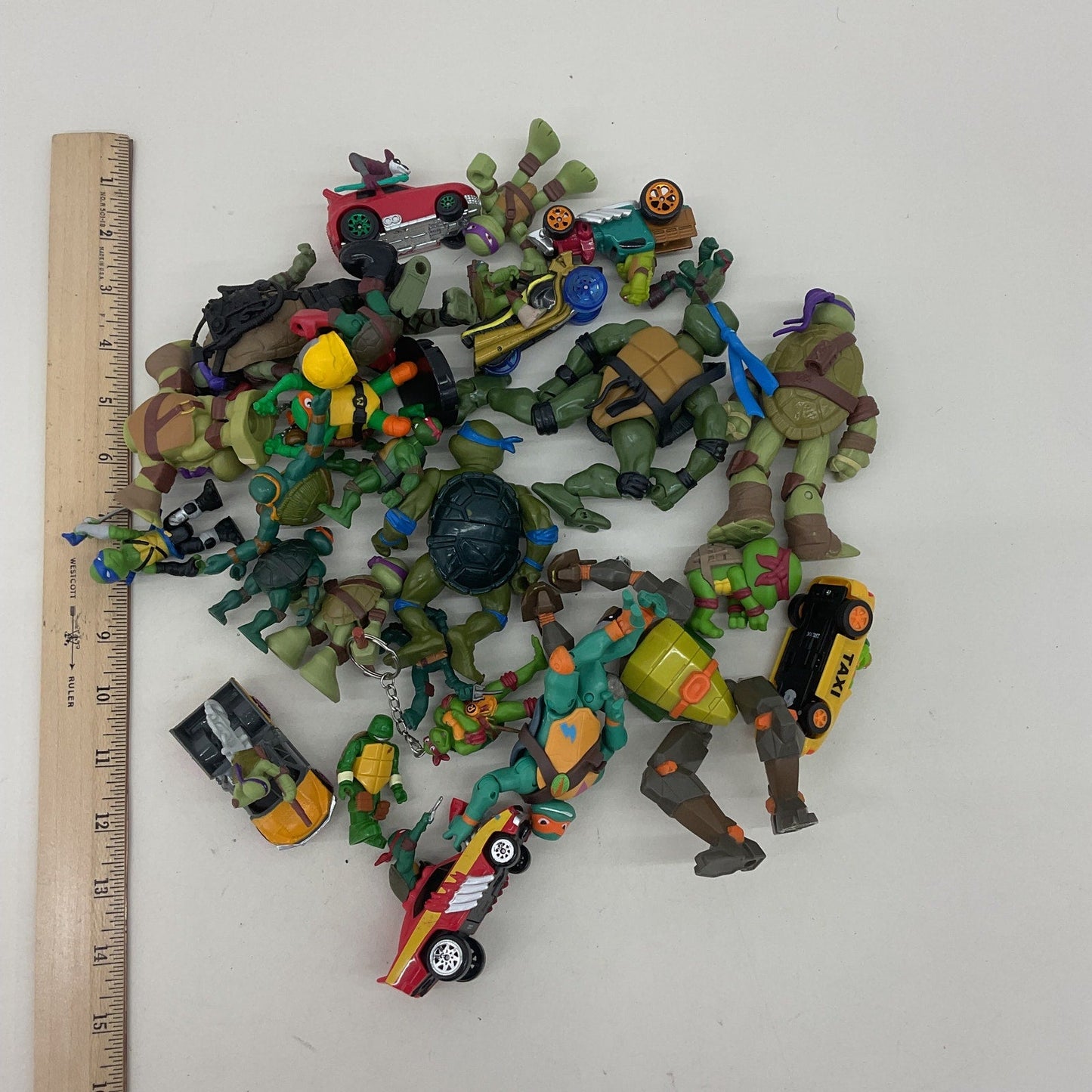 Teenage Mutant Ninja Turtles Preowned TMNT Action Figure Lot Green Plastic - Warehouse Toys